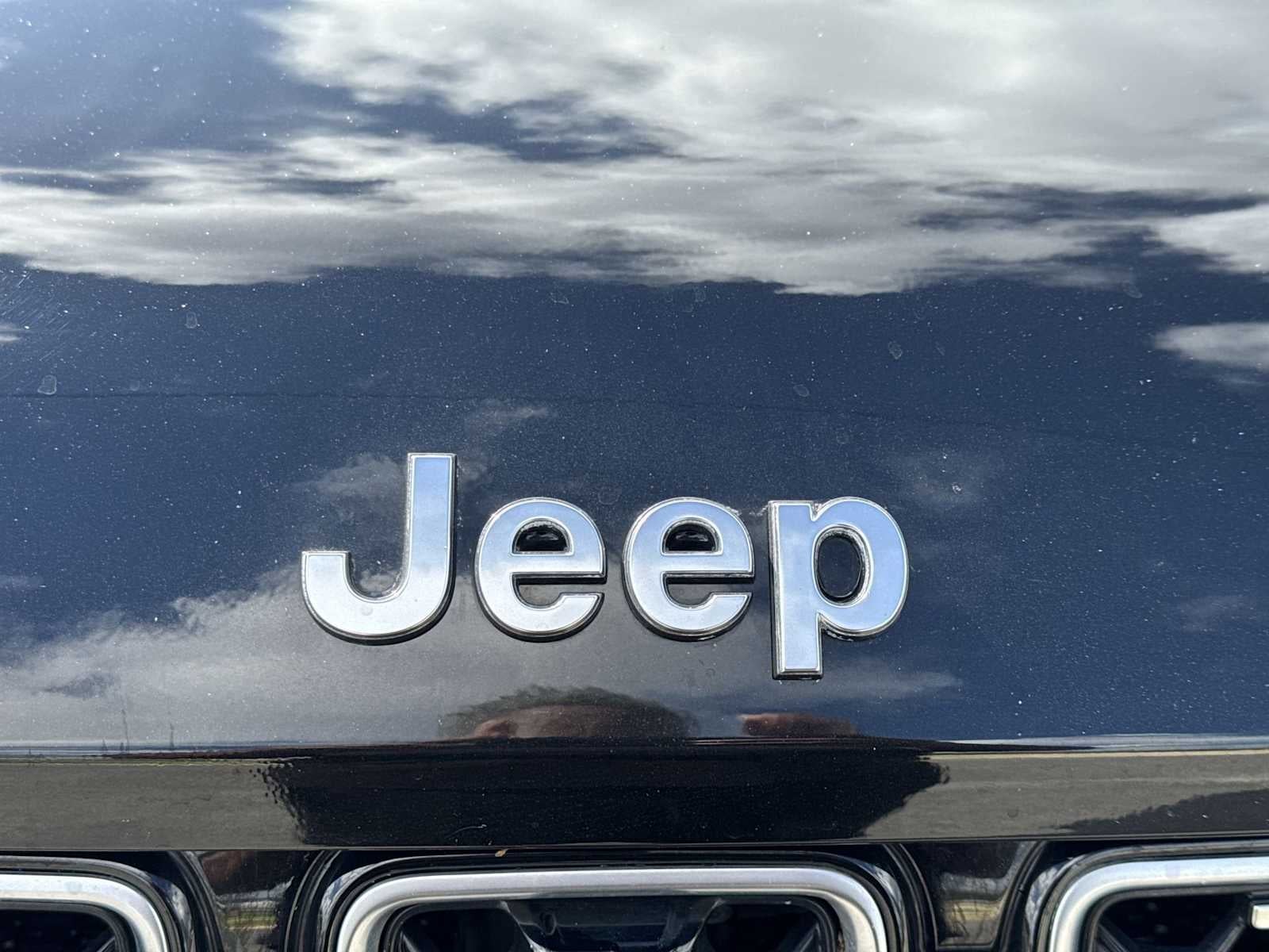 2022 Jeep Grand Cherokee Summit