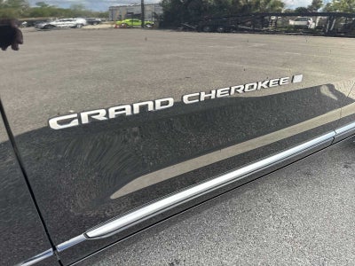 2022 Jeep Grand Cherokee Summit