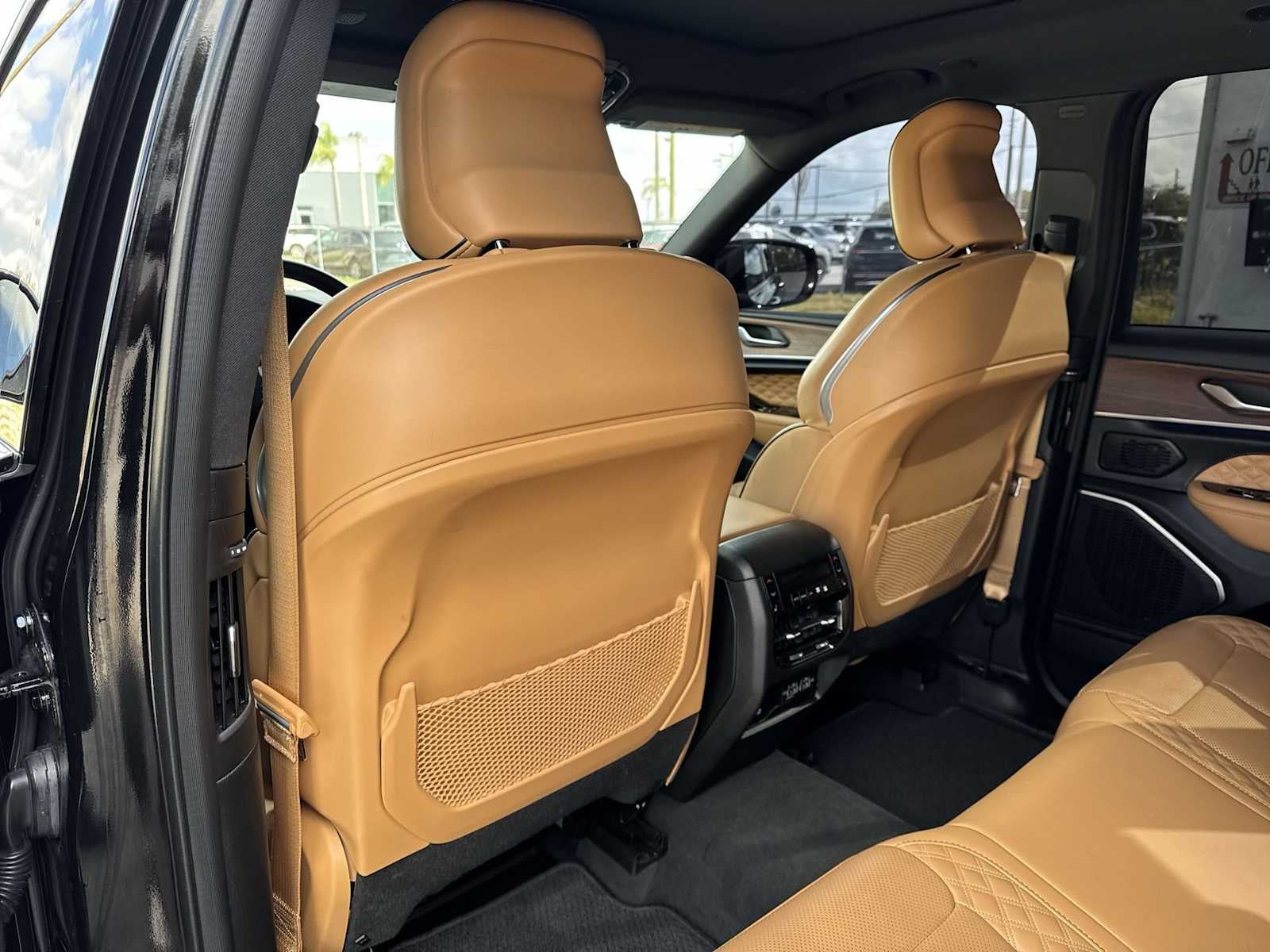 2022 Jeep Grand Cherokee Summit