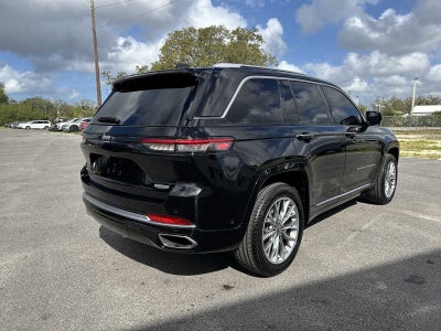 2022 Jeep Grand Cherokee Summit