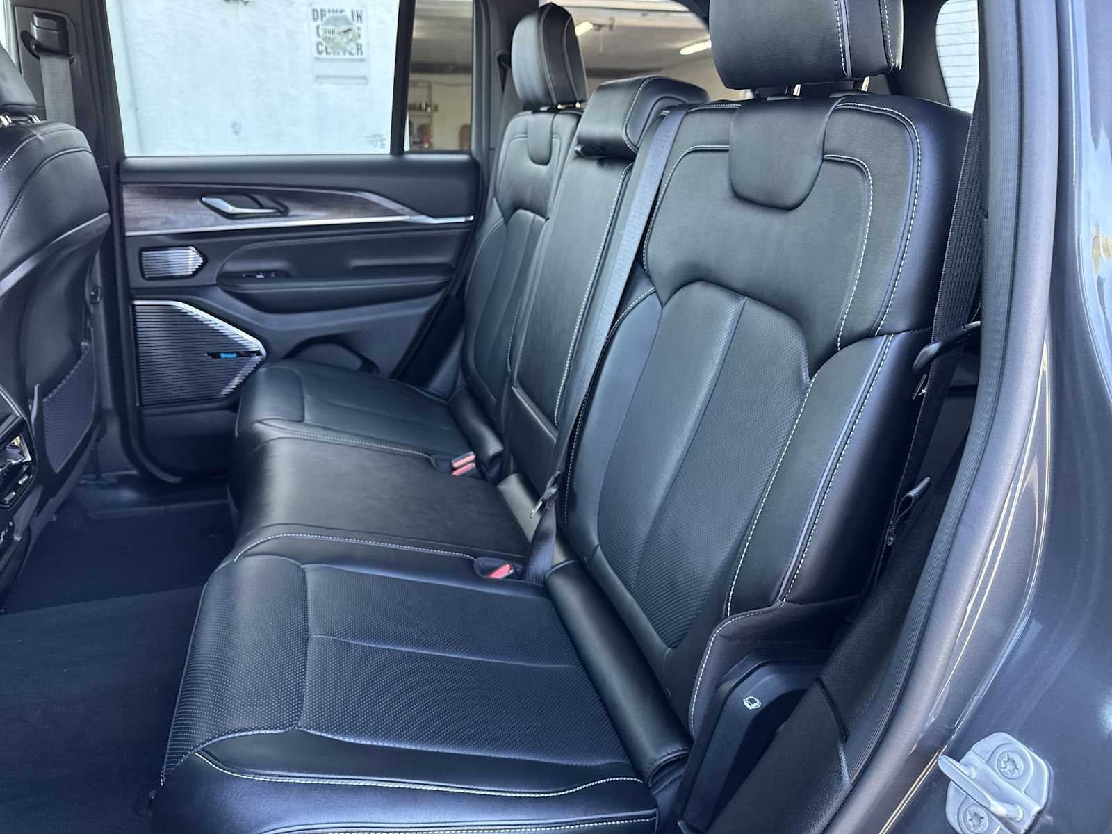 2022 Jeep Grand Cherokee 4xe Overland