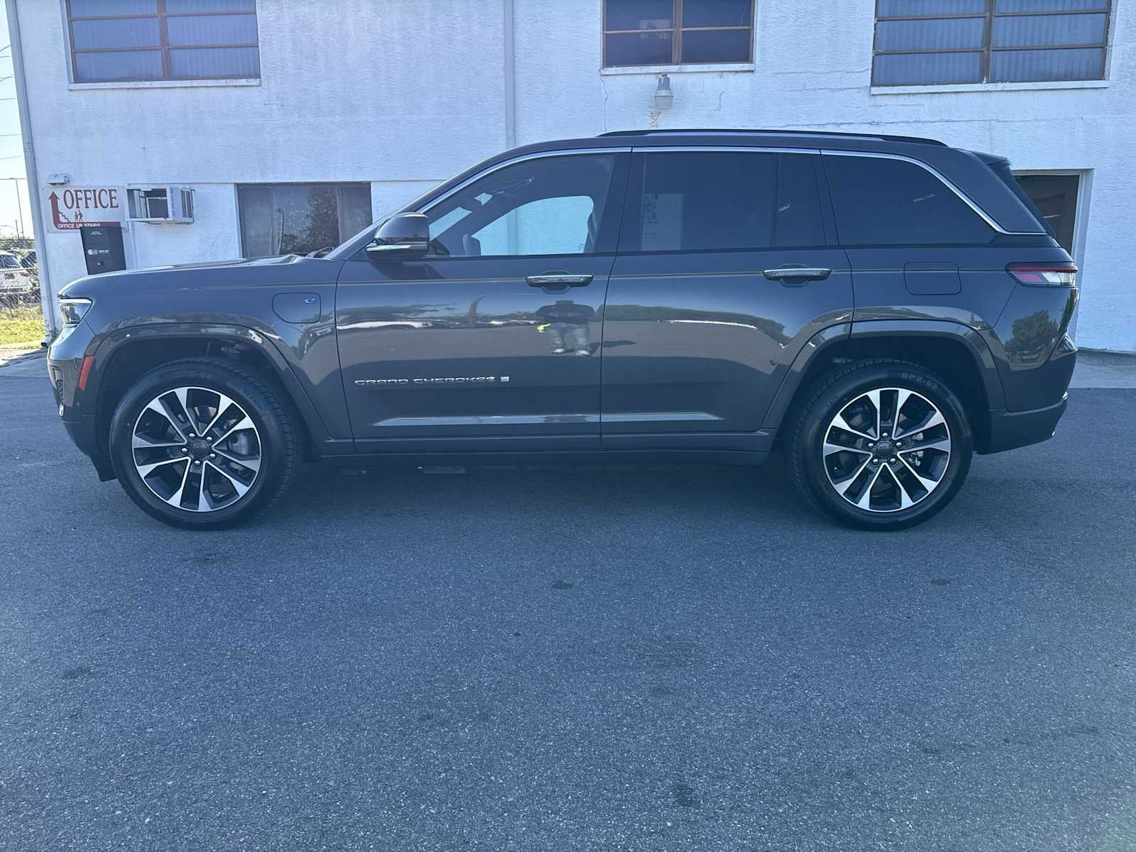 2022 Jeep Grand Cherokee 4xe Overland