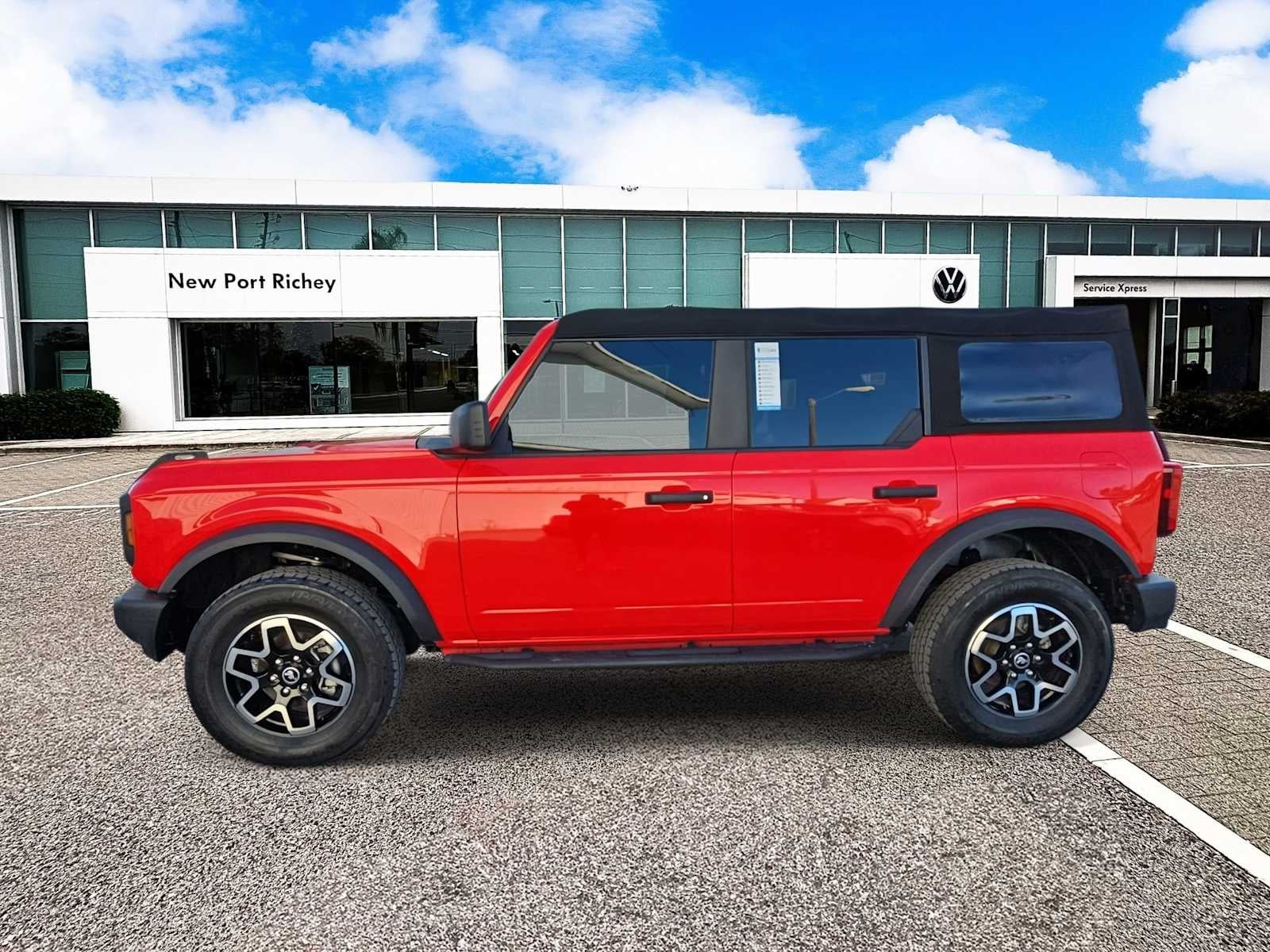 2023 Ford Bronco Base