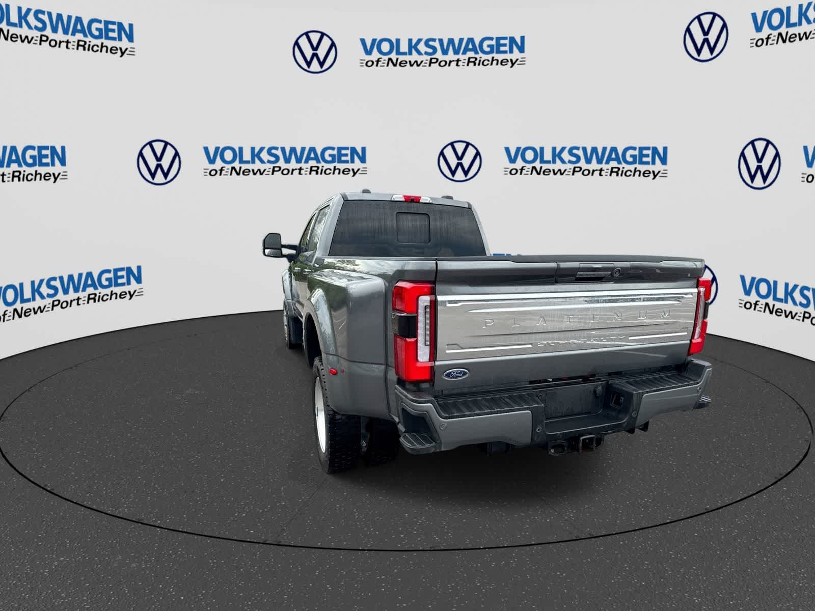 2024 Ford Super Duty F-450 Pickup Platinum