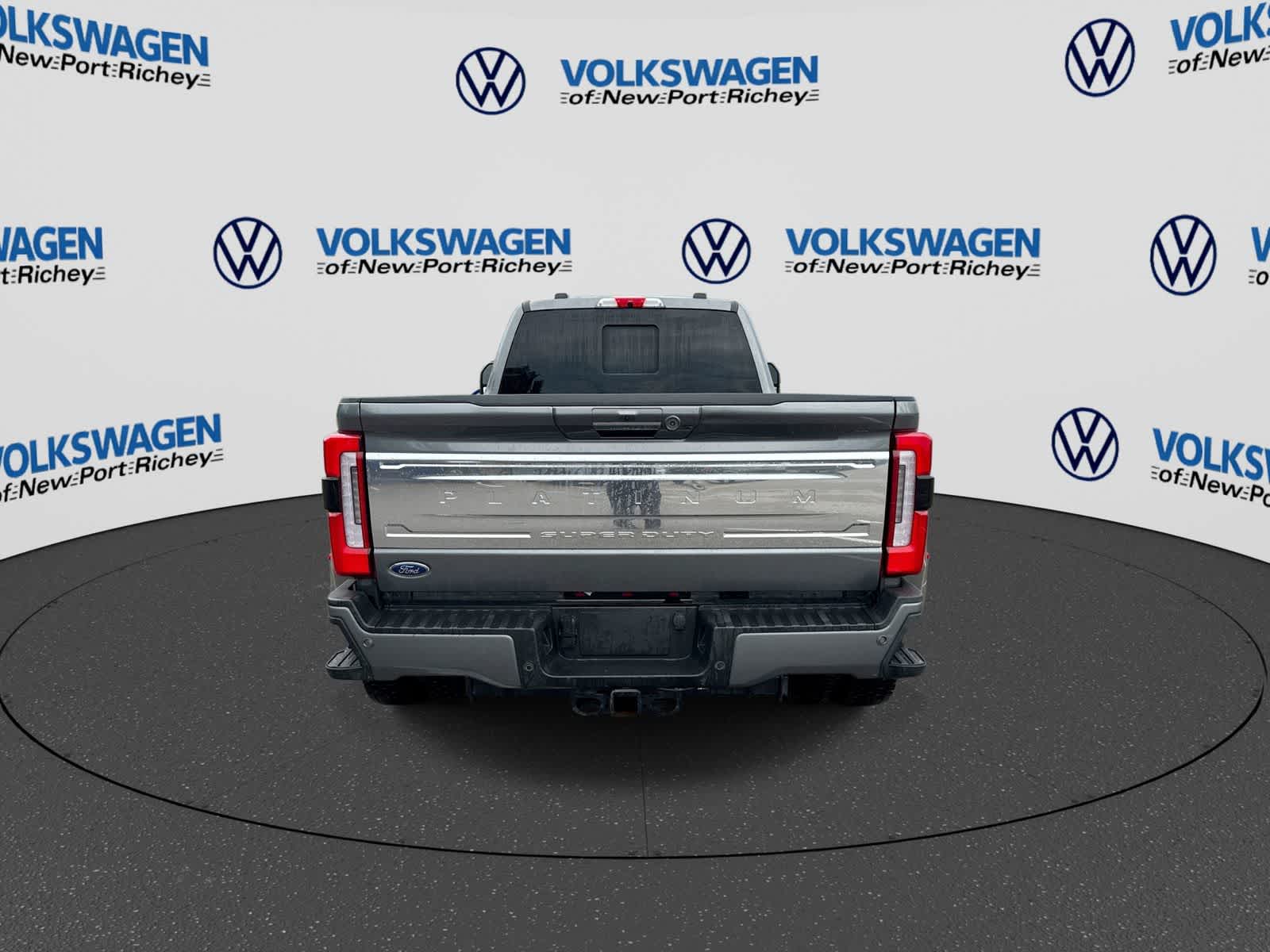 2024 Ford Super Duty F-450 Pickup Platinum