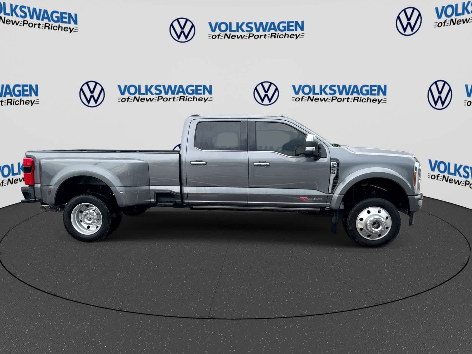2024 Ford Super Duty F-450 Pickup Platinum