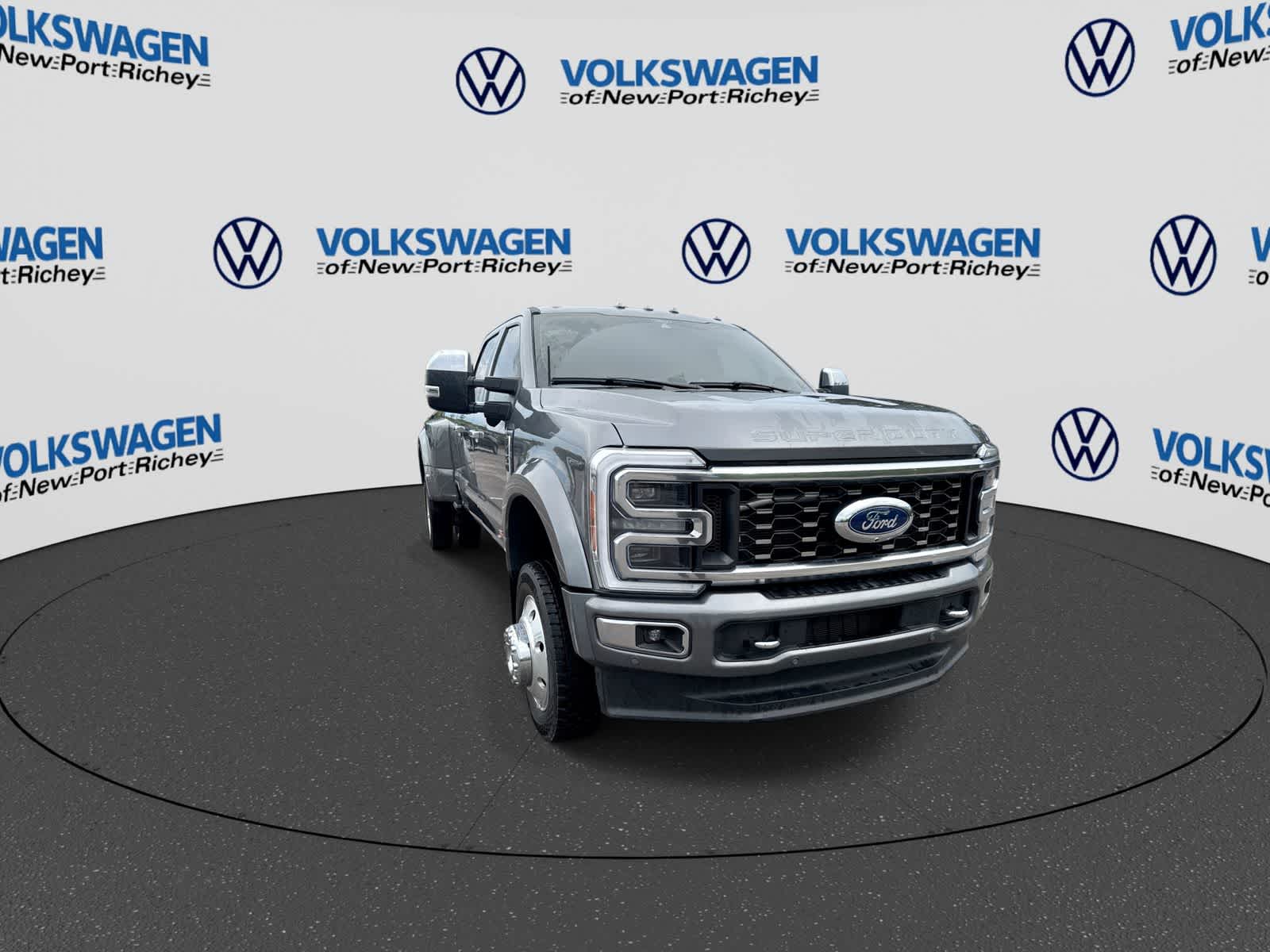 2024 Ford Super Duty F-450 Pickup Platinum