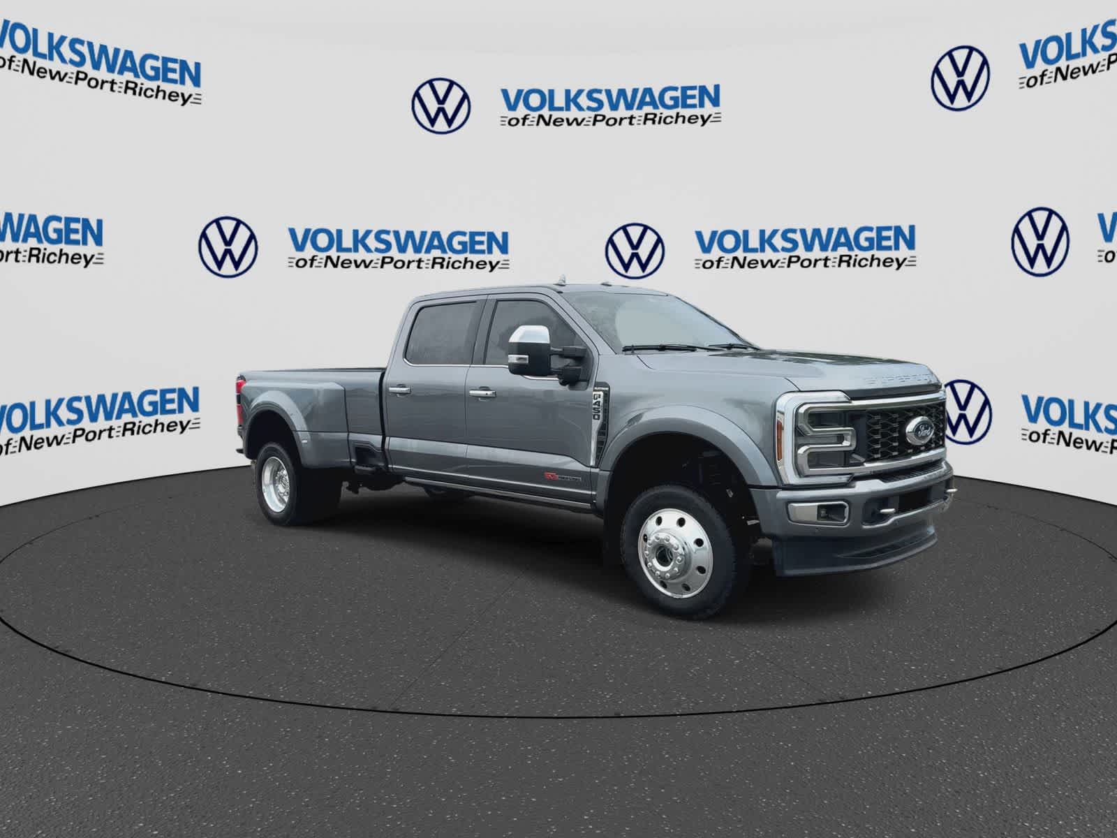 2024 Ford Super Duty F-450 Pickup Platinum