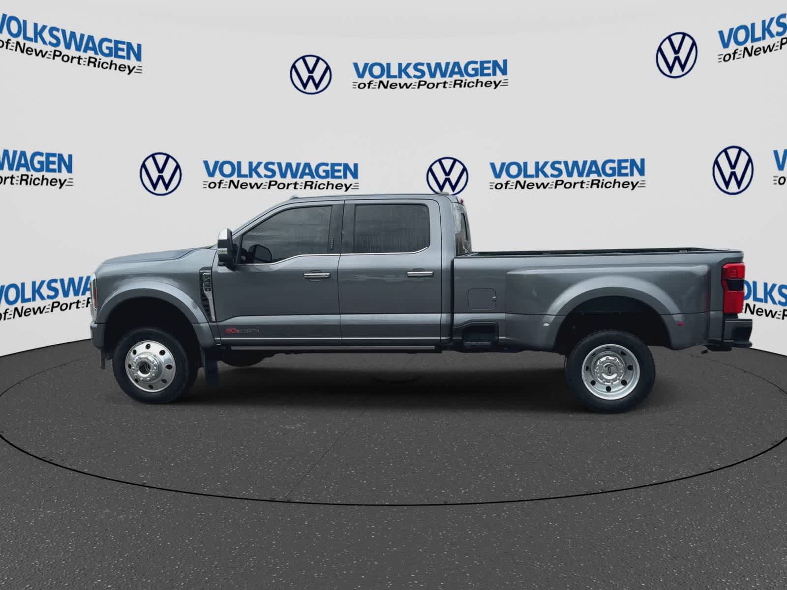 2024 Ford Super Duty F-450 Pickup Platinum