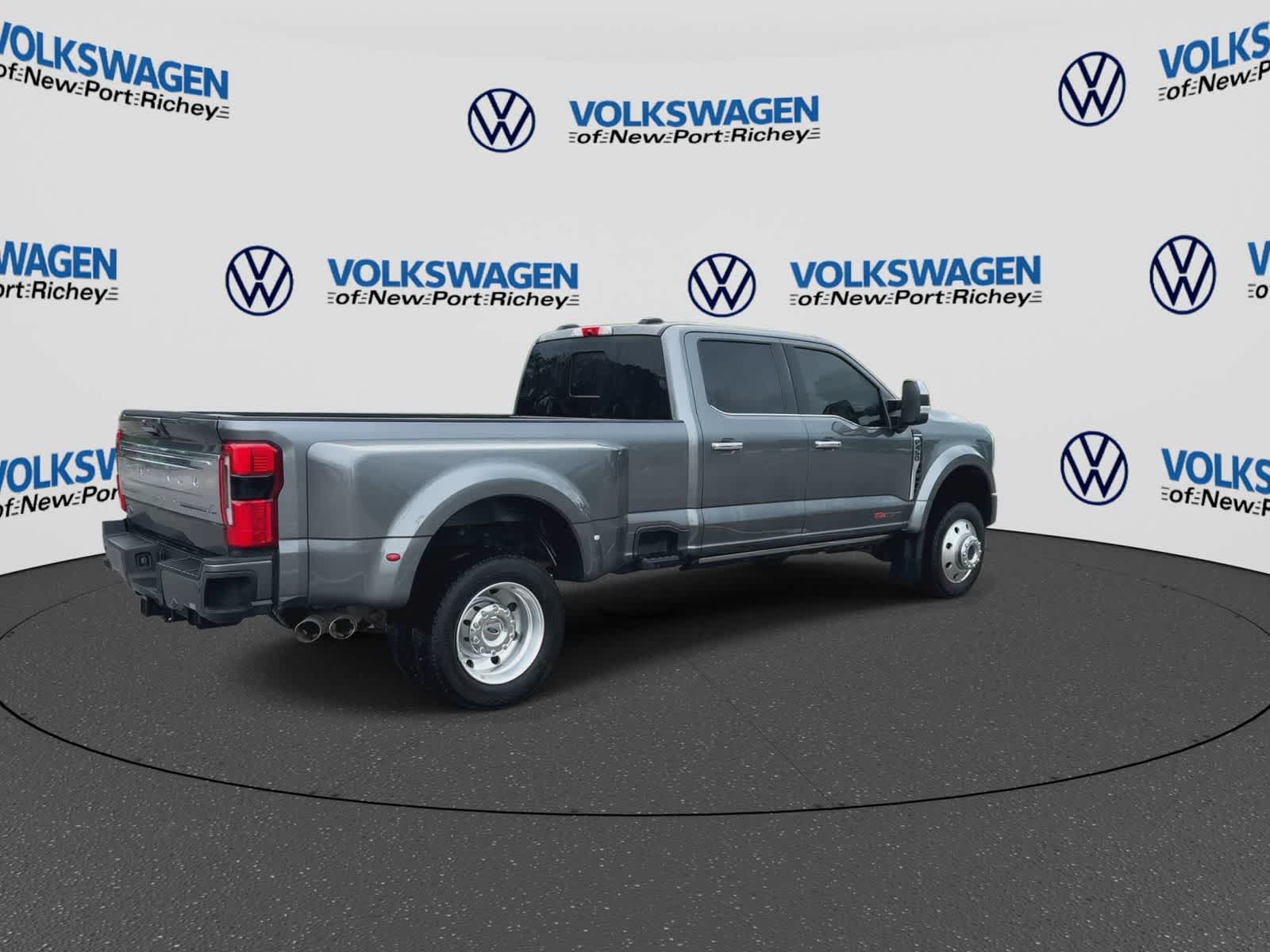 2024 Ford Super Duty F-450 Pickup Platinum
