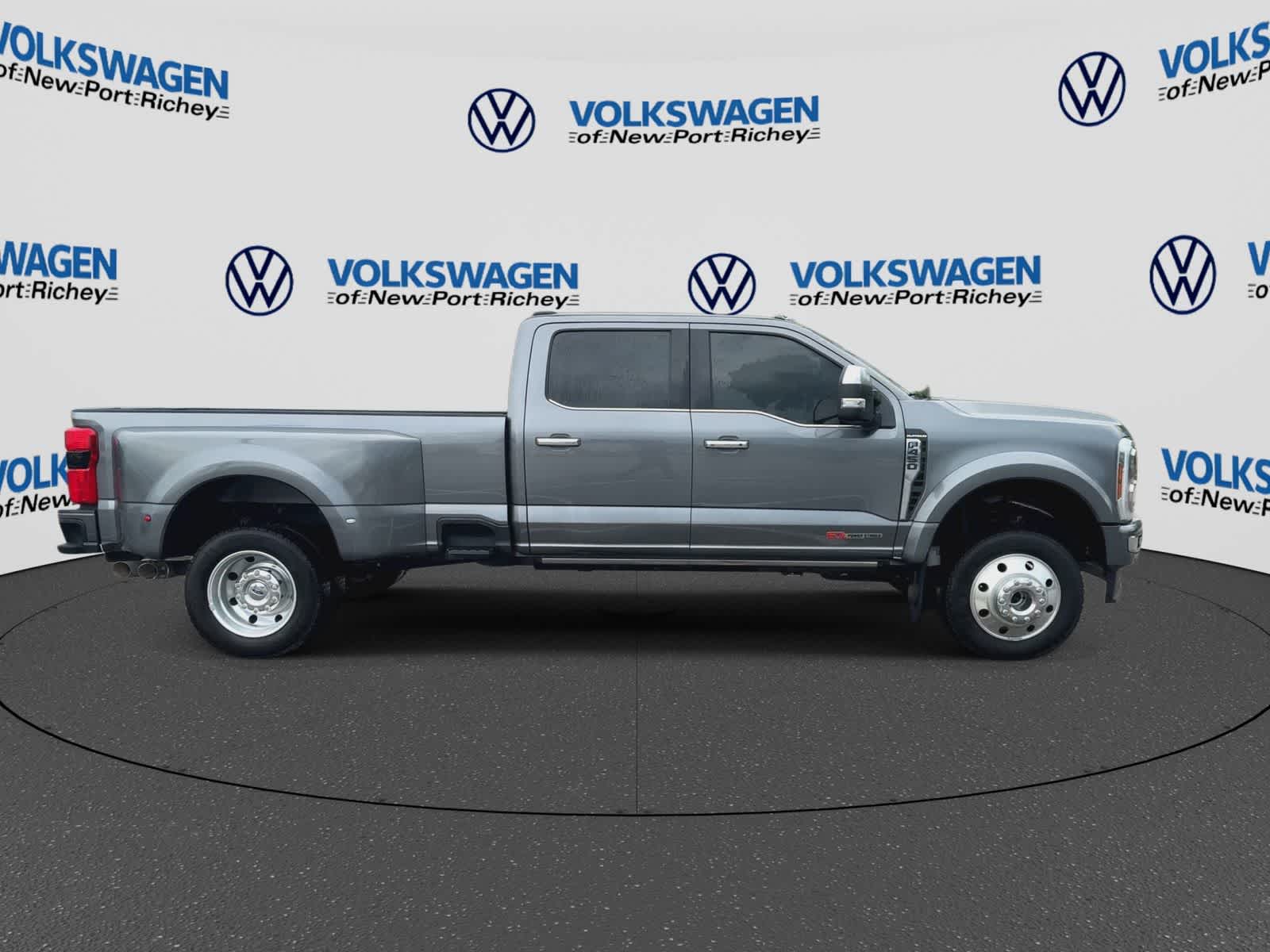 2024 Ford Super Duty F-450 Pickup Platinum