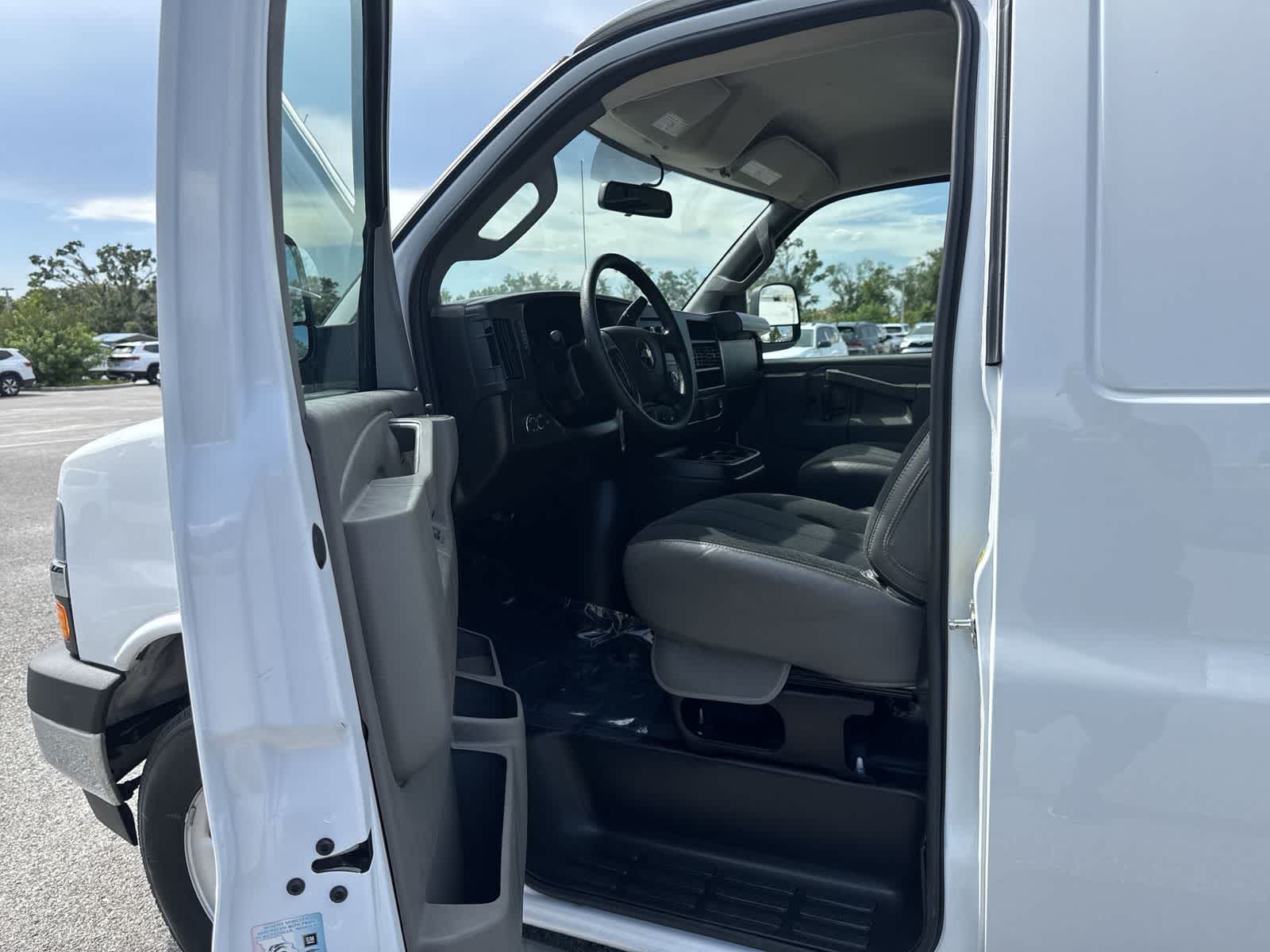 2025 Chevrolet Express Cargo Van RWD 2500 135