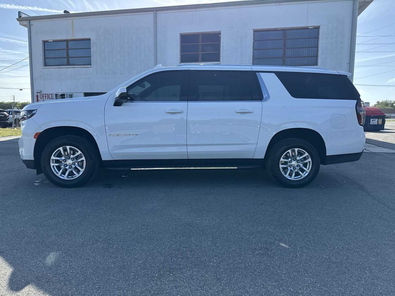 2024 Chevrolet Suburban LT