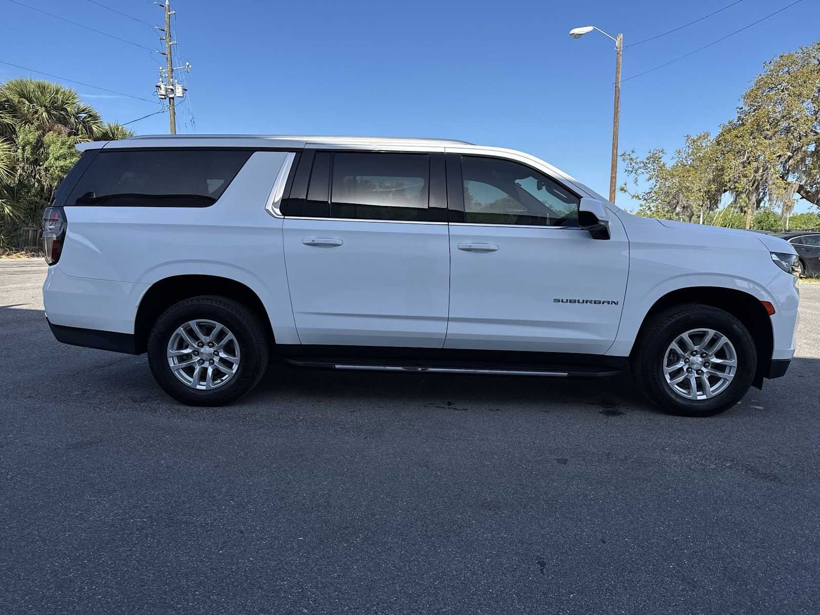 2024 Chevrolet Suburban LT