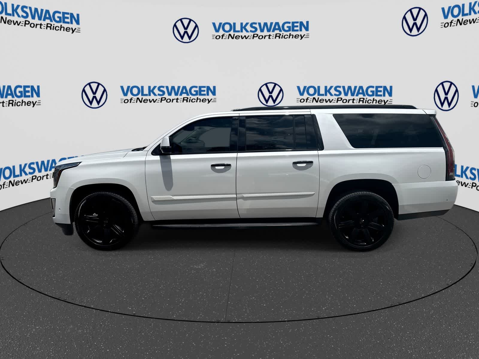 2018 Cadillac Escalade ESV Luxury