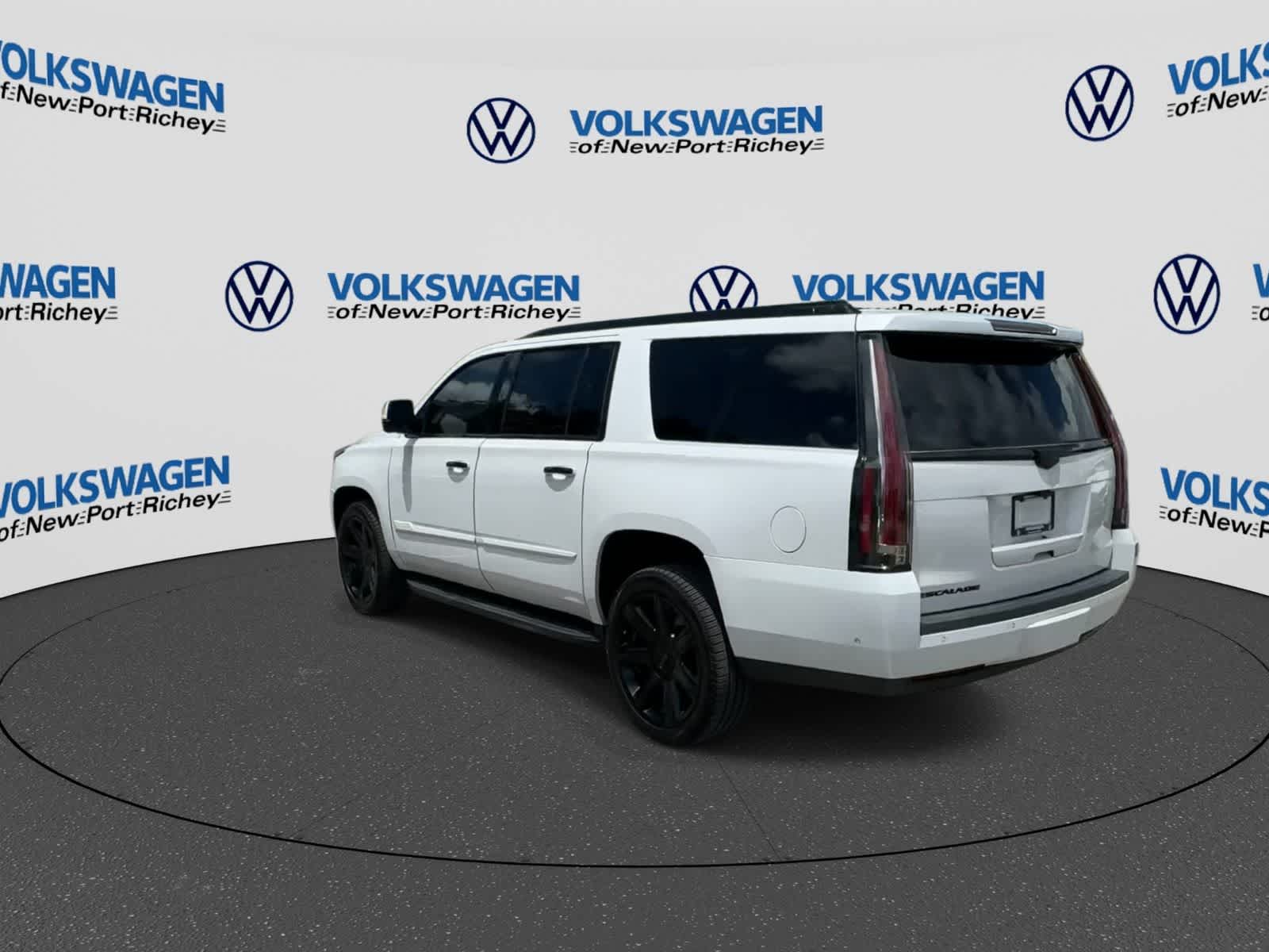 2018 Cadillac Escalade ESV Luxury