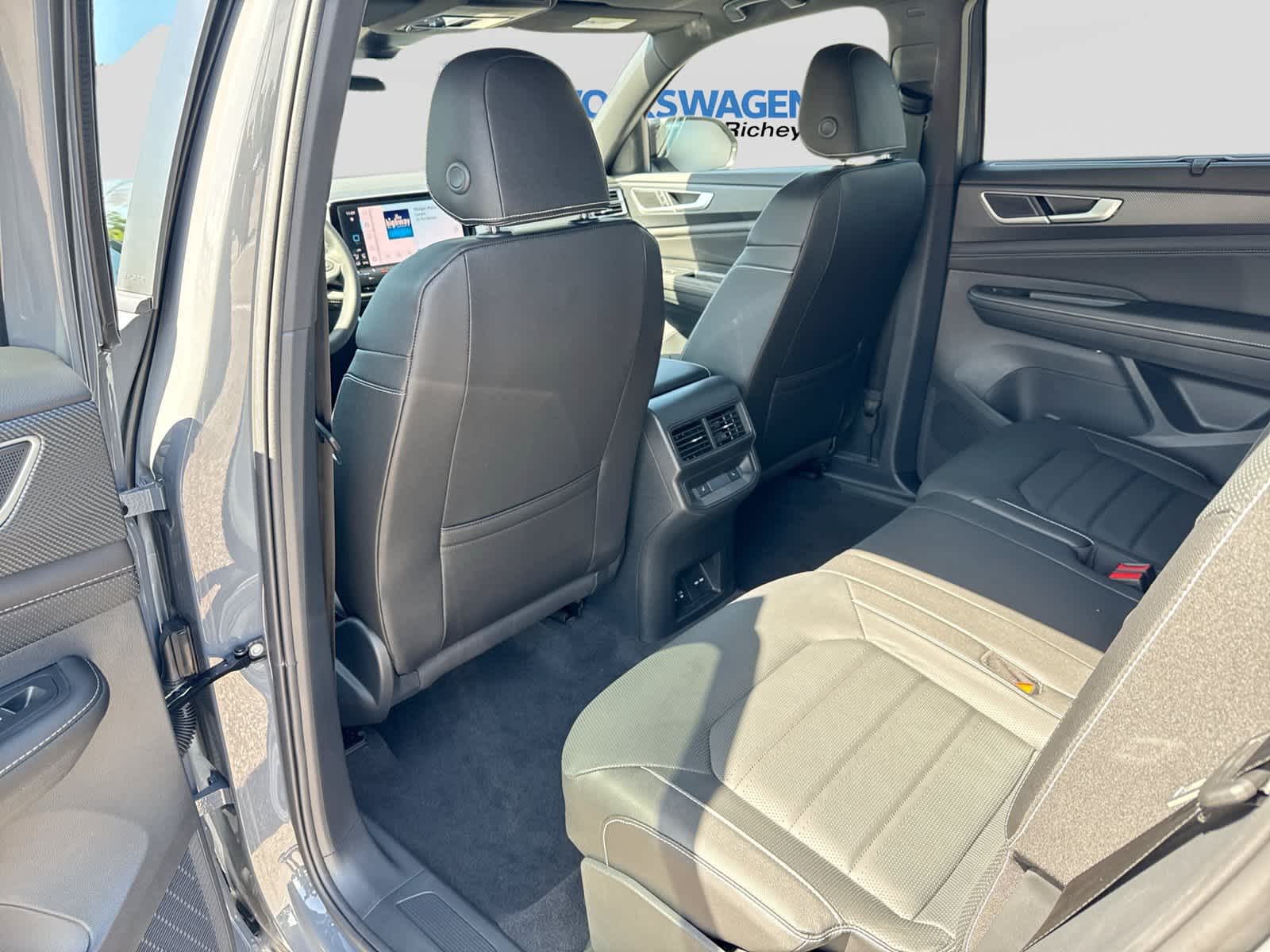 2026 Volkswagen Atlas Cross Sport 2.0T SEL R-Line Black