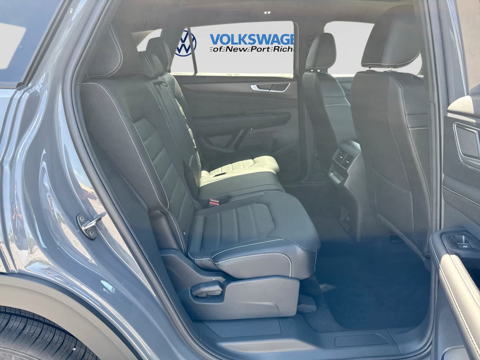 2026 Volkswagen Atlas Cross Sport 2.0T SEL R-Line Black