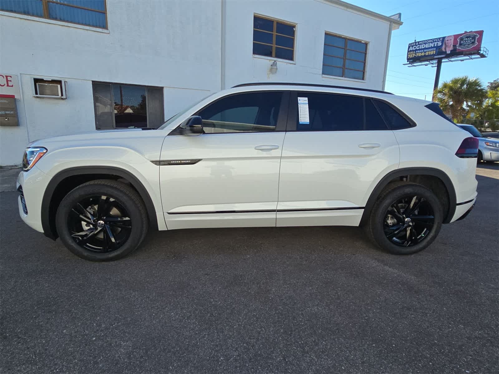 2026 Volkswagen Atlas Cross Sport 2.0T SEL R-Line Black