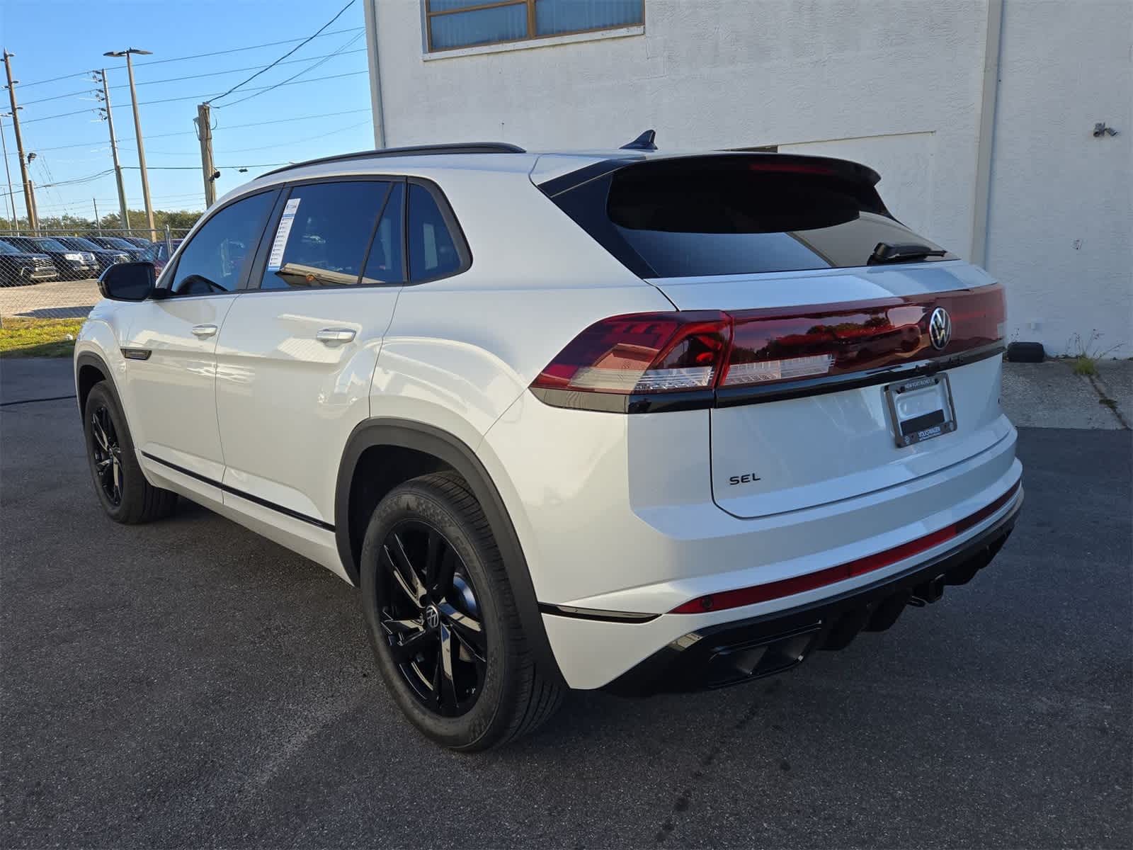 2026 Volkswagen Atlas Cross Sport 2.0T SEL R-Line Black