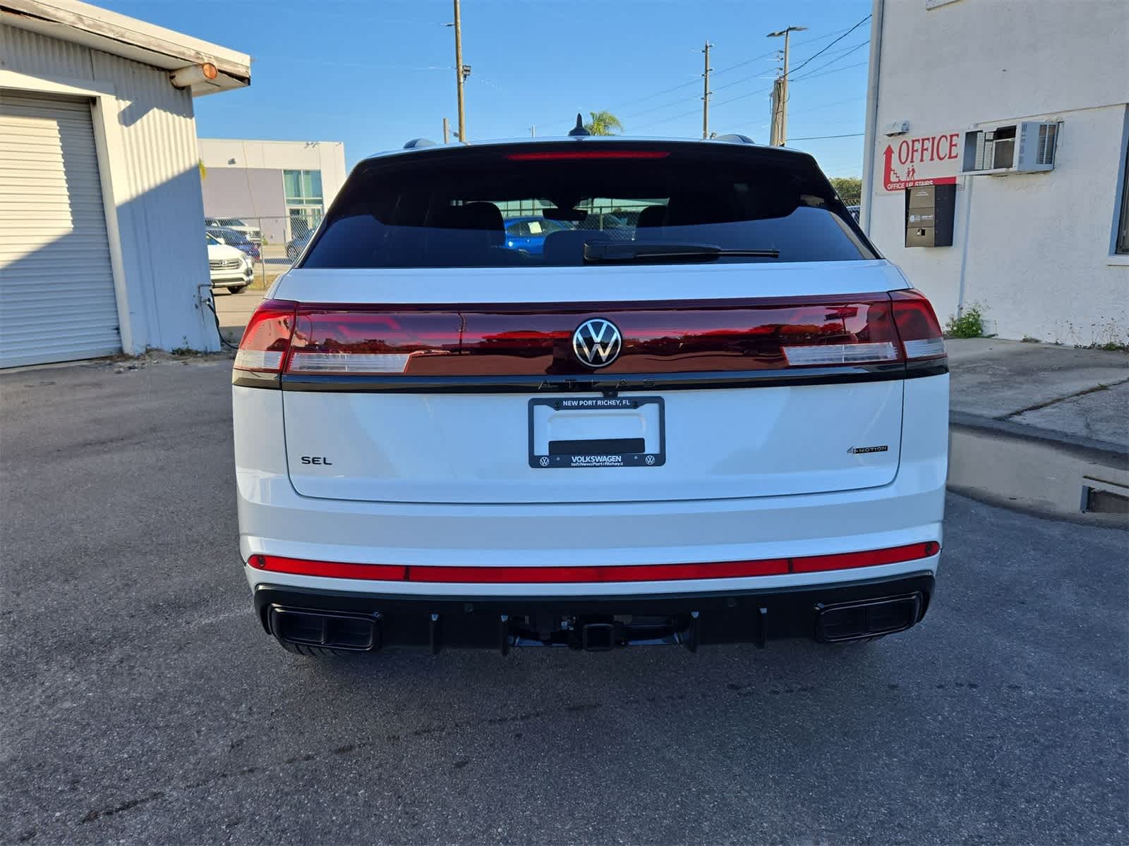 2026 Volkswagen Atlas Cross Sport 2.0T SEL R-Line Black