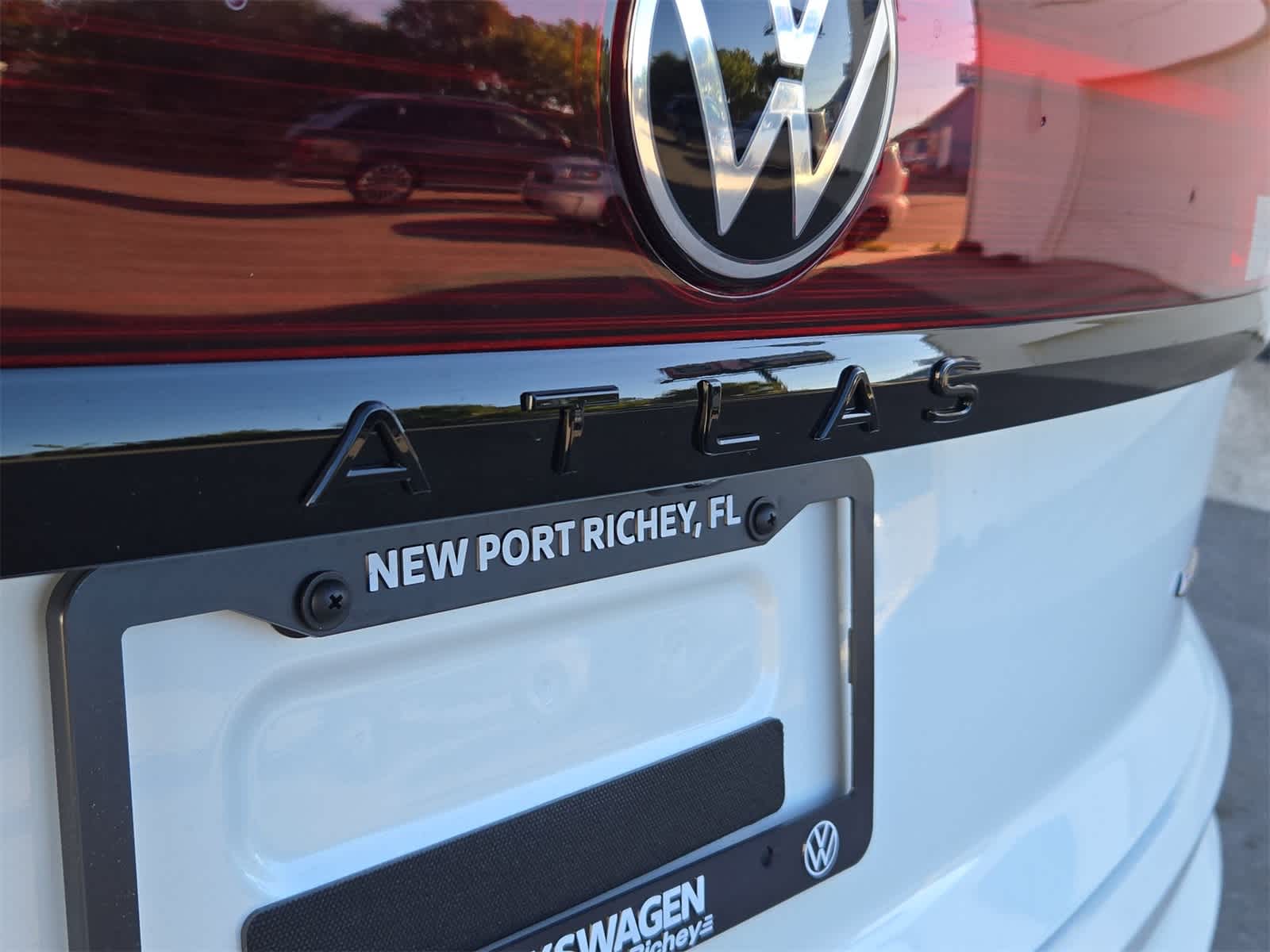 2026 Volkswagen Atlas Cross Sport 2.0T SEL R-Line Black