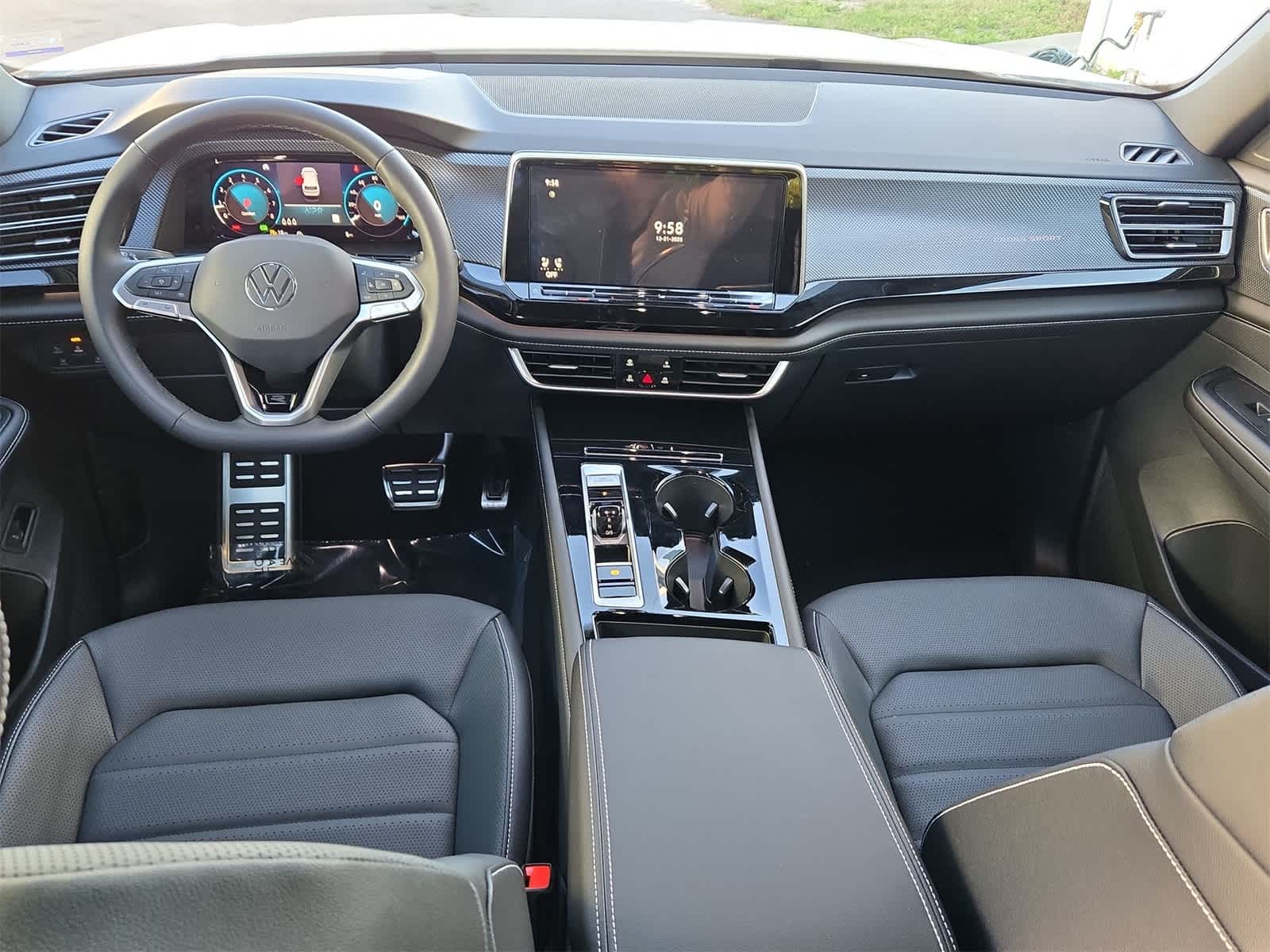 2026 Volkswagen Atlas Cross Sport 2.0T SEL R-Line Black