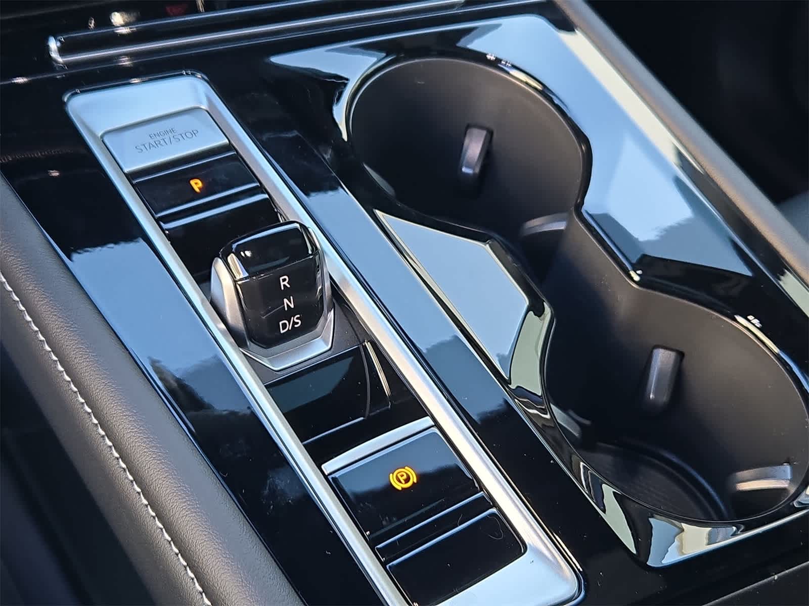 2026 Volkswagen Atlas Cross Sport 2.0T SEL R-Line Black