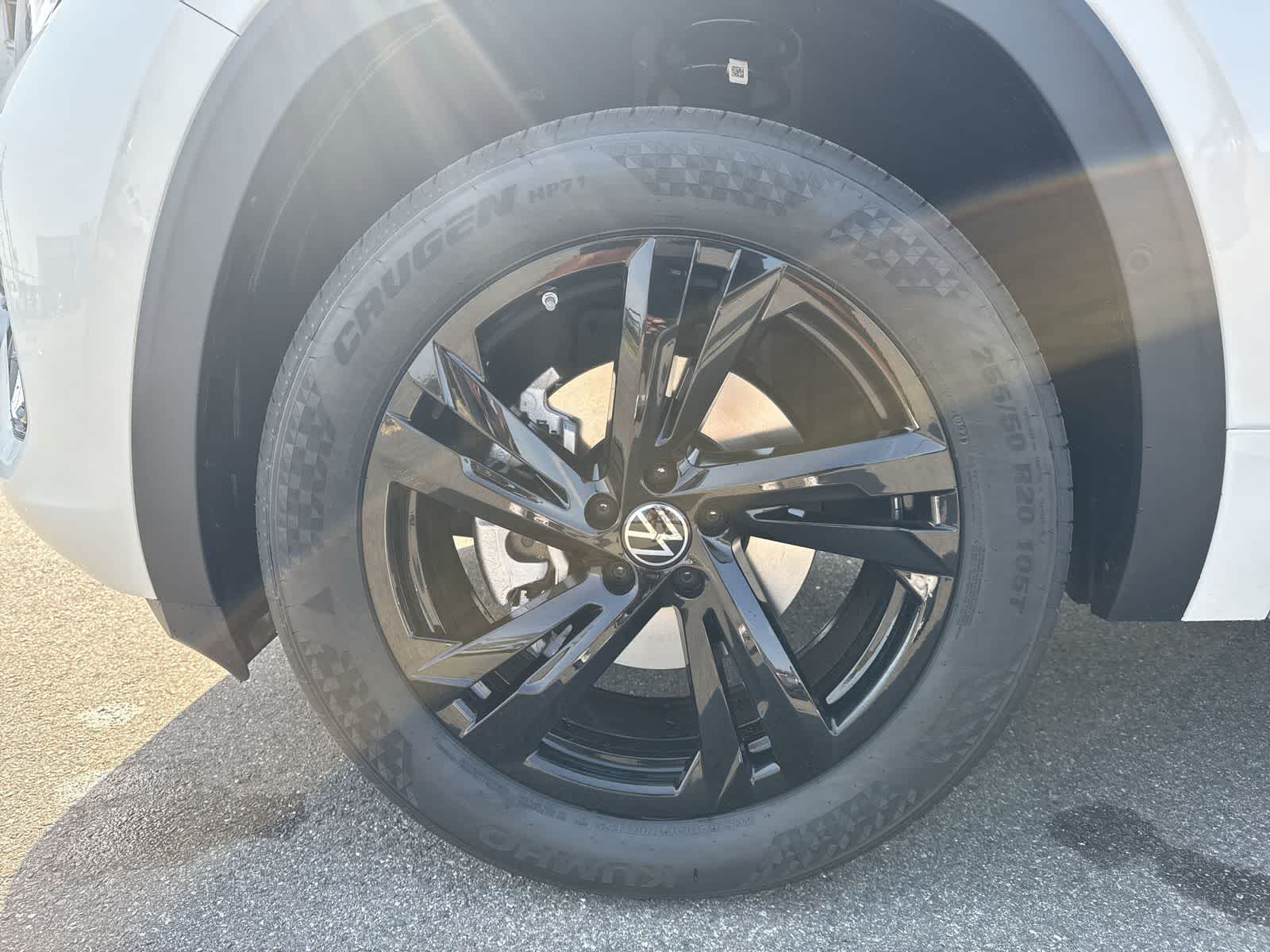 2026 Volkswagen Atlas Cross Sport 2.0T SEL R-Line Black