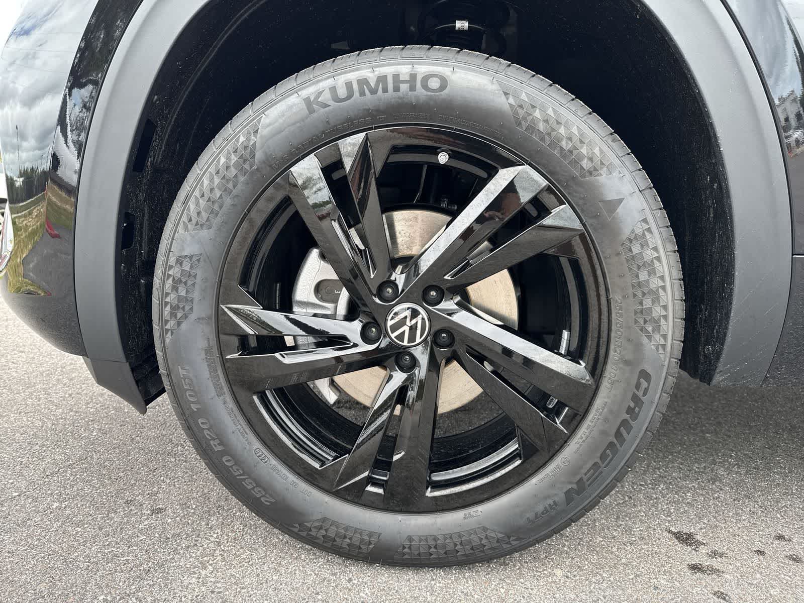 2026 Volkswagen Atlas Cross Sport 2.0T SEL R-Line Black