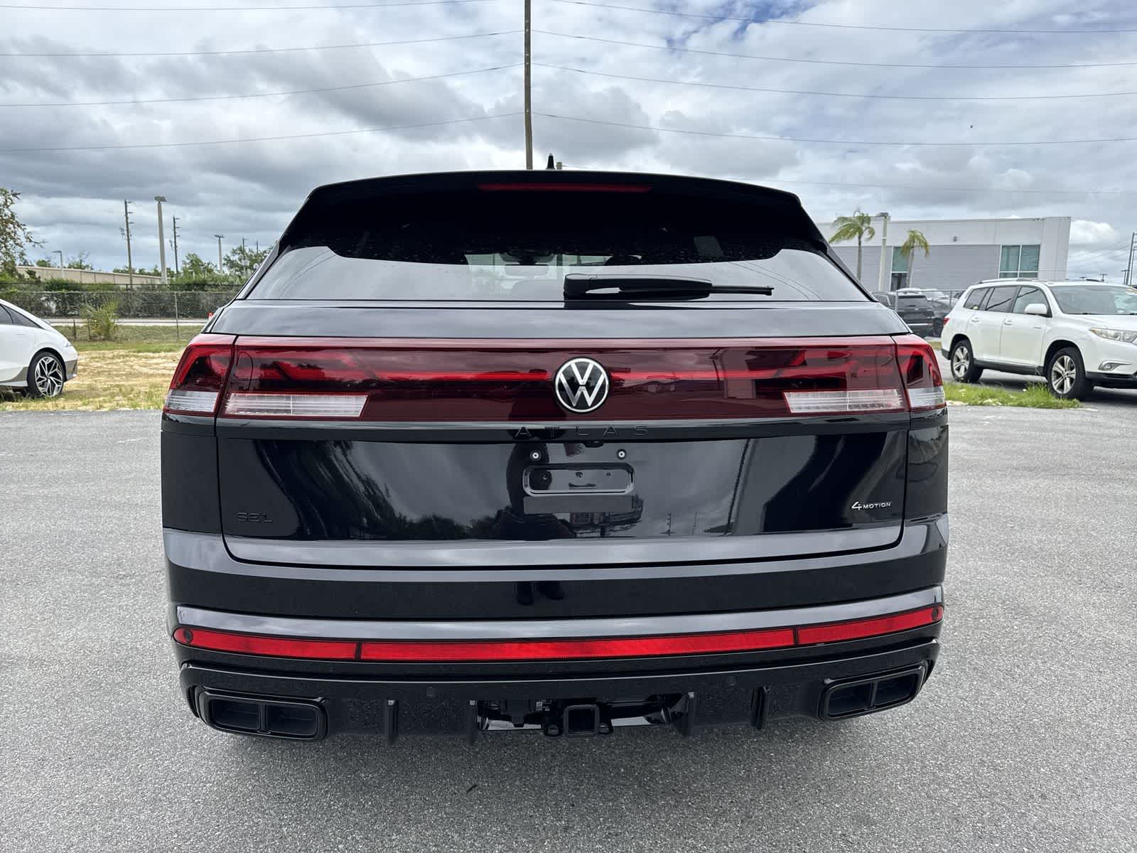 2026 Volkswagen Atlas Cross Sport 2.0T SEL R-Line Black