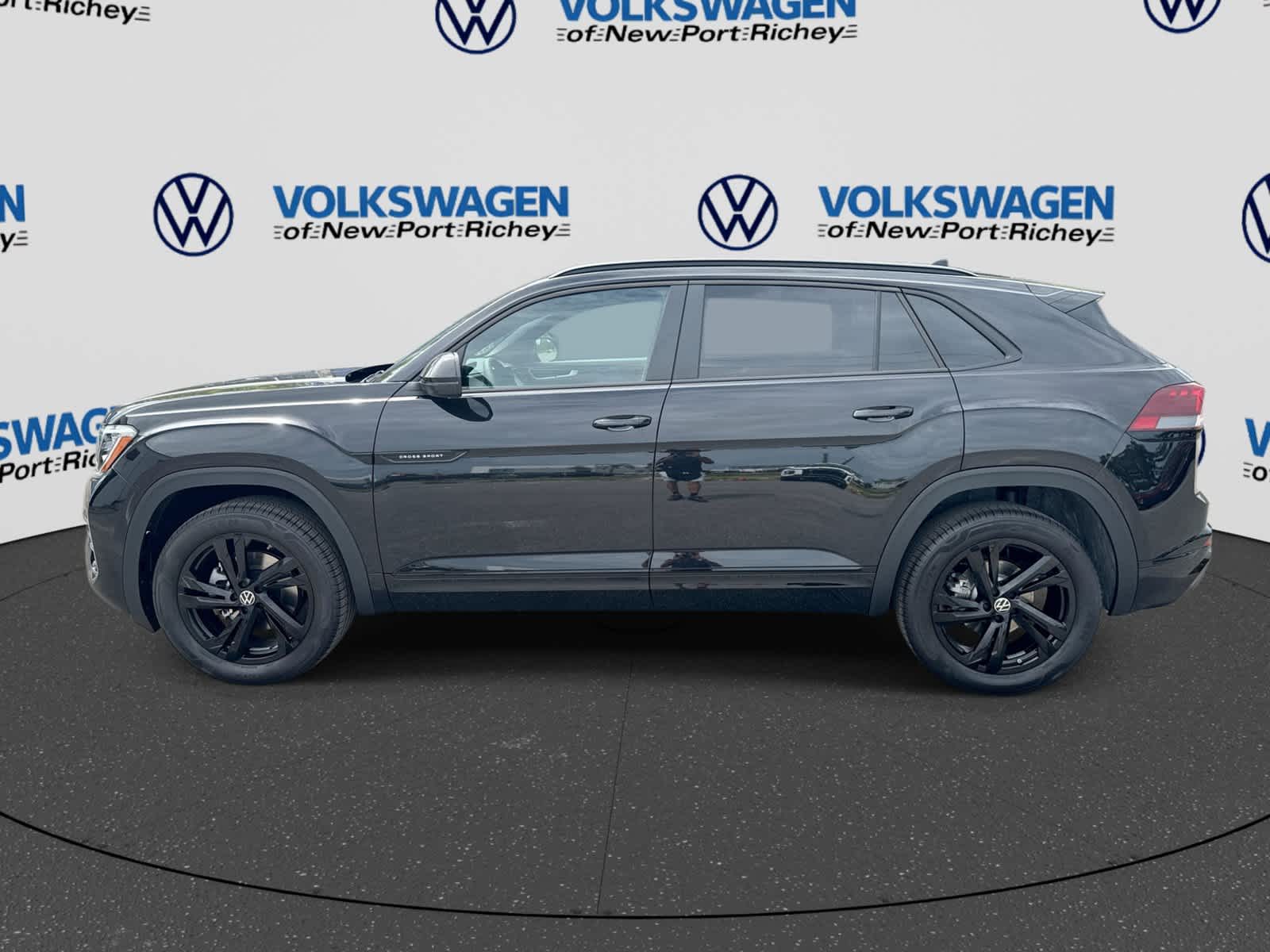 2026 Volkswagen Atlas Cross Sport 2.0T SEL R-Line Black