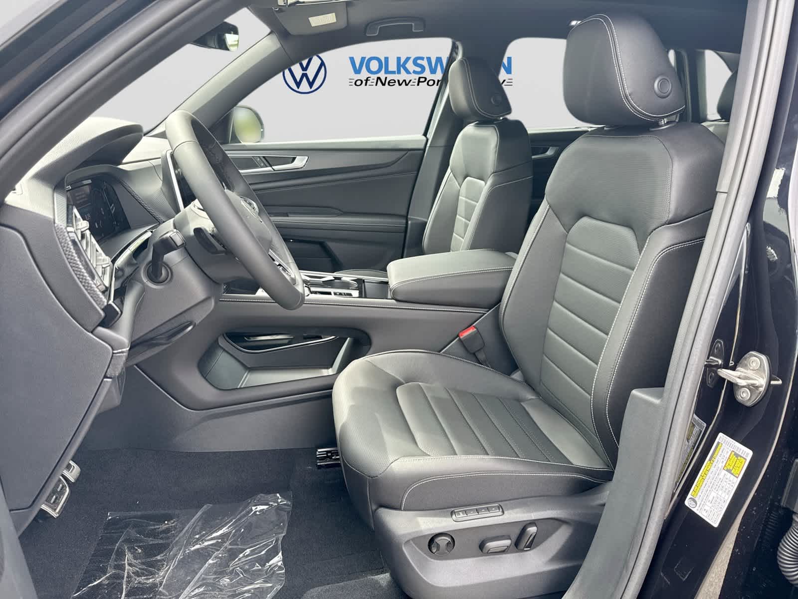 2026 Volkswagen Atlas Cross Sport 2.0T SEL R-Line Black