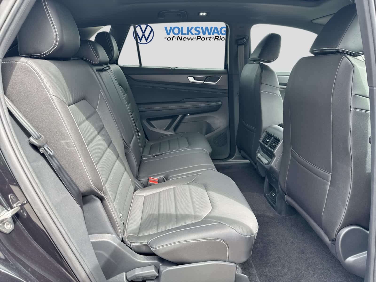 2026 Volkswagen Atlas Cross Sport 2.0T SEL R-Line Black