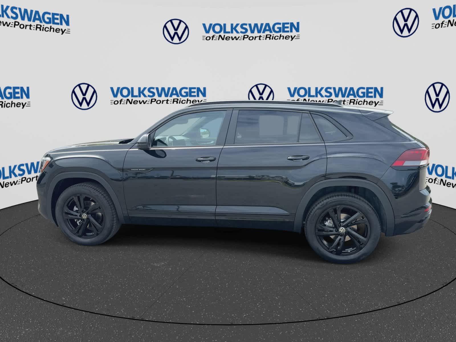 2026 Volkswagen Atlas Cross Sport 2.0T SEL R-Line Black