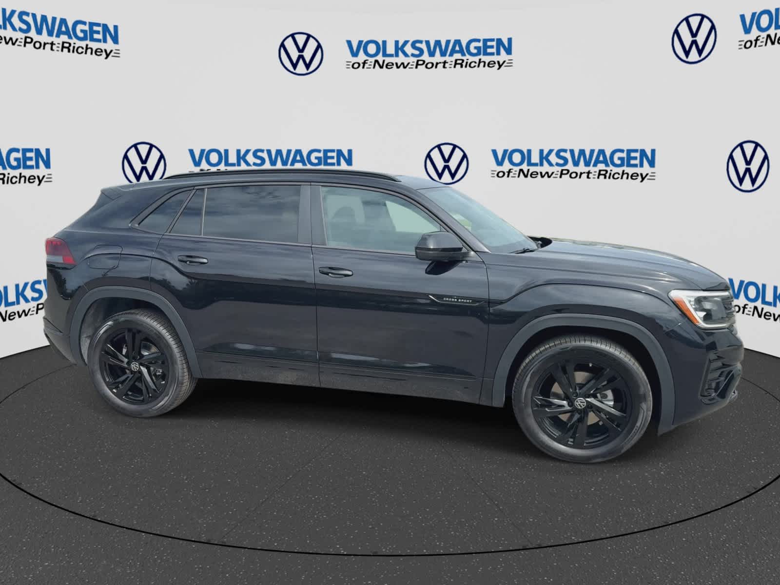 2026 Volkswagen Atlas Cross Sport 2.0T SEL R-Line Black
