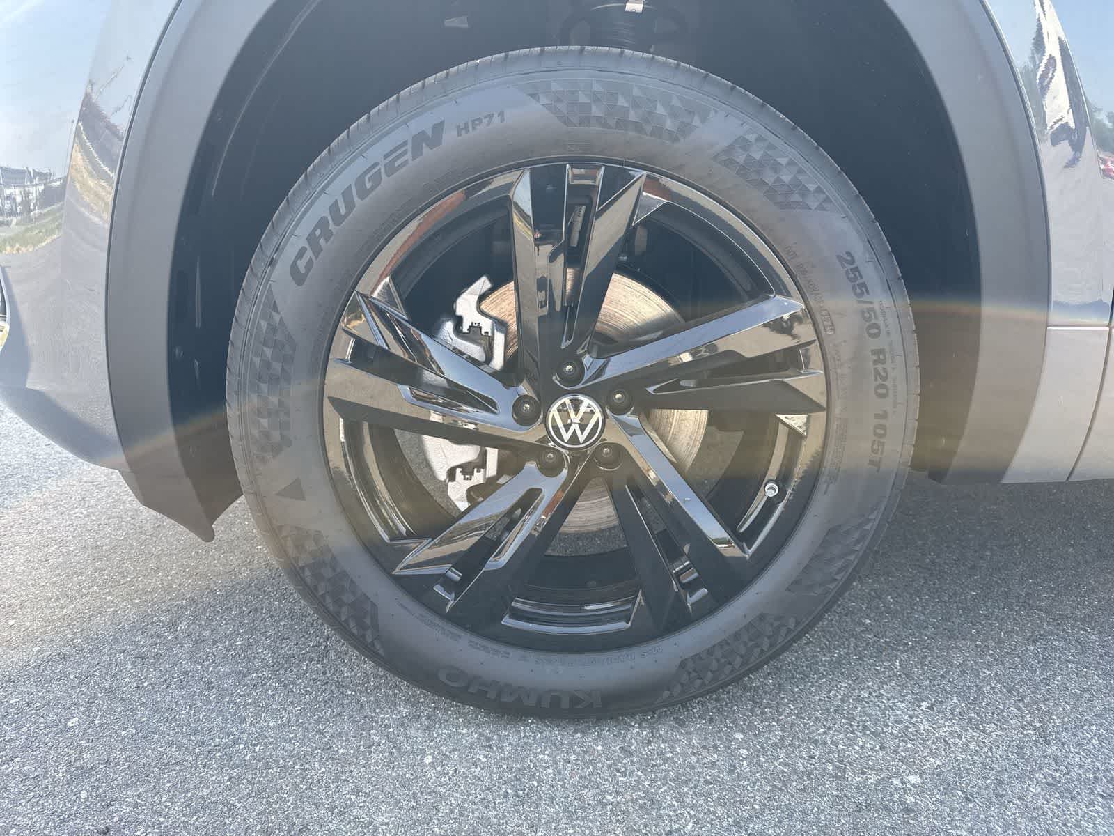 2026 Volkswagen Atlas Cross Sport 2.0T SEL R-Line Black