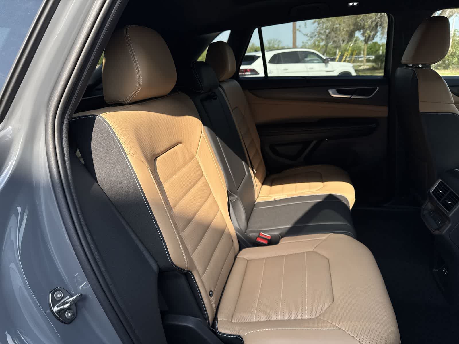 2026 Volkswagen Atlas Cross Sport 2.0T SEL R-Line Black