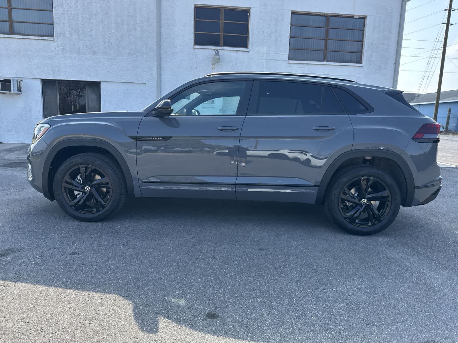 2026 Volkswagen Atlas Cross Sport 2.0T SEL R-Line Black