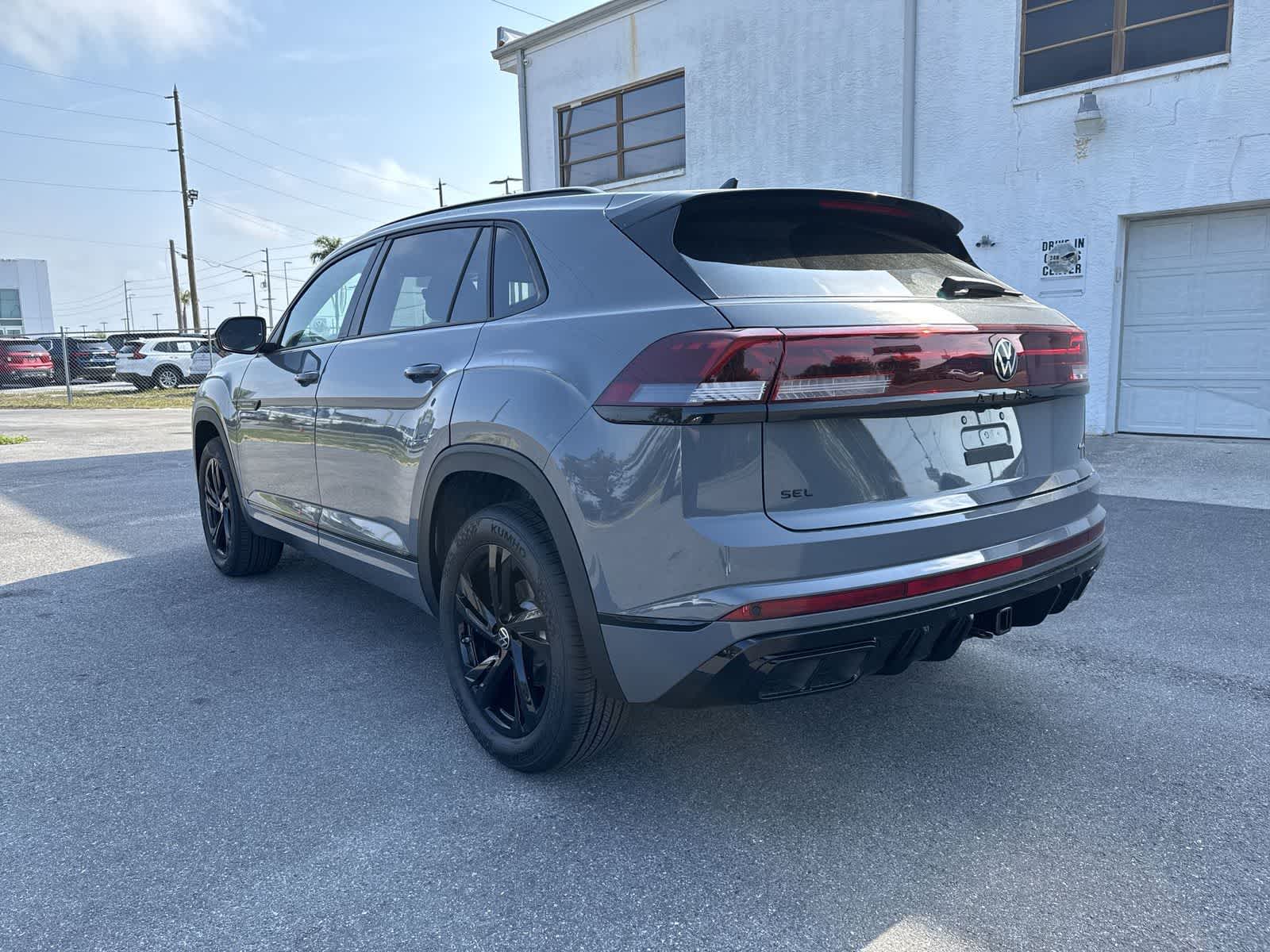 2026 Volkswagen Atlas Cross Sport 2.0T SEL R-Line Black