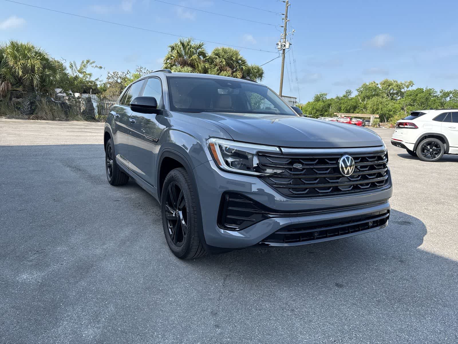 2026 Volkswagen Atlas Cross Sport 2.0T SEL R-Line Black