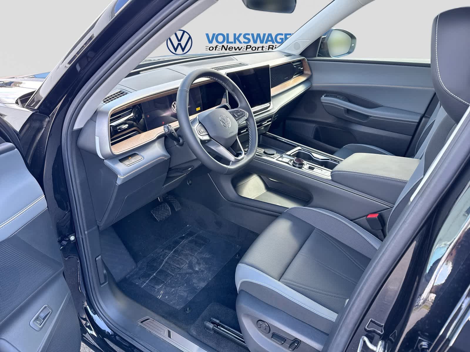 2027 Volkswagen Atlas 2.0T SE