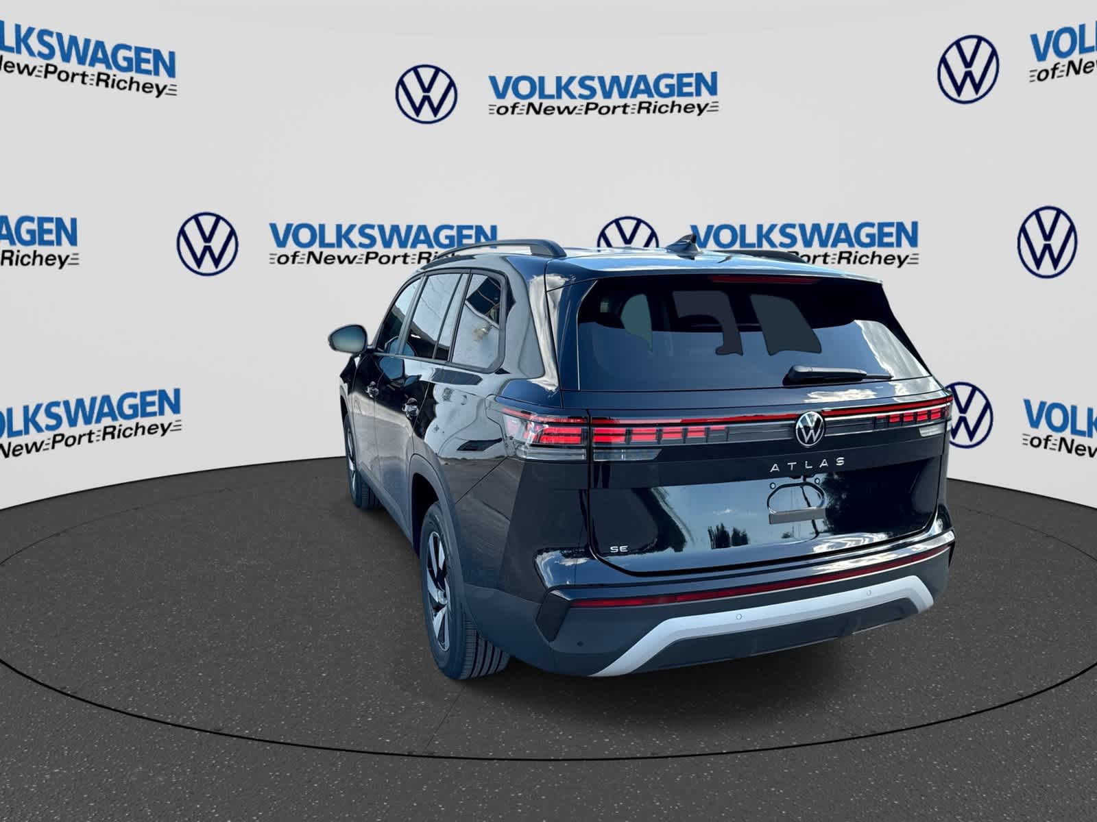 2027 Volkswagen Atlas 2.0T SE