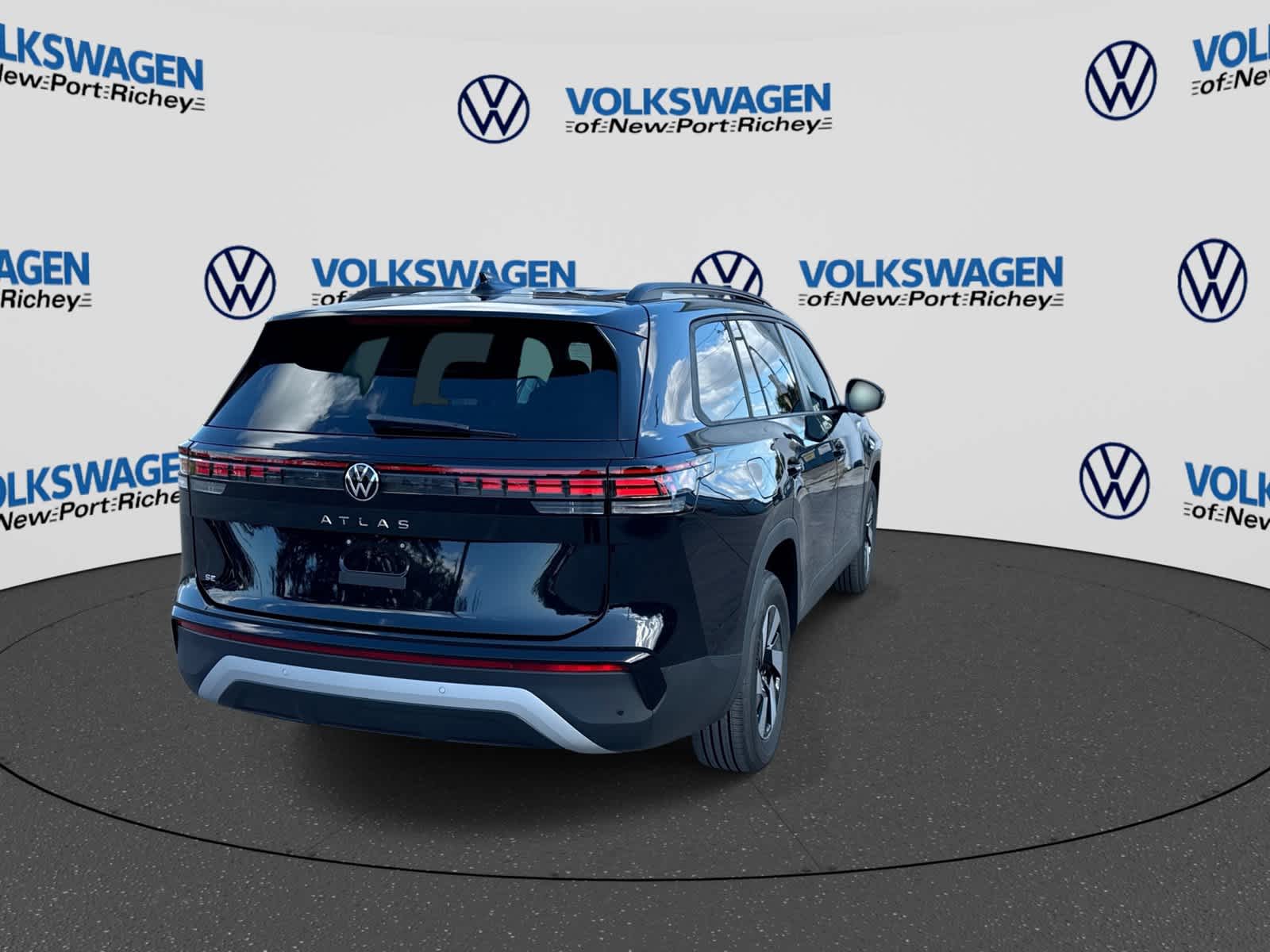 2027 Volkswagen Atlas 2.0T SE