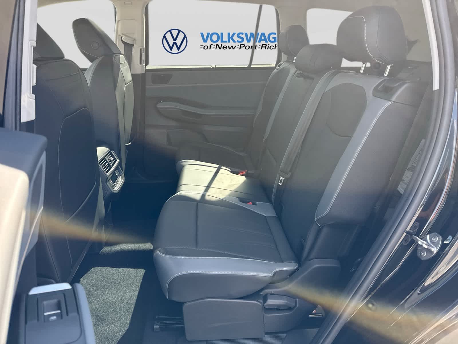 2027 Volkswagen Atlas 2.0T SE