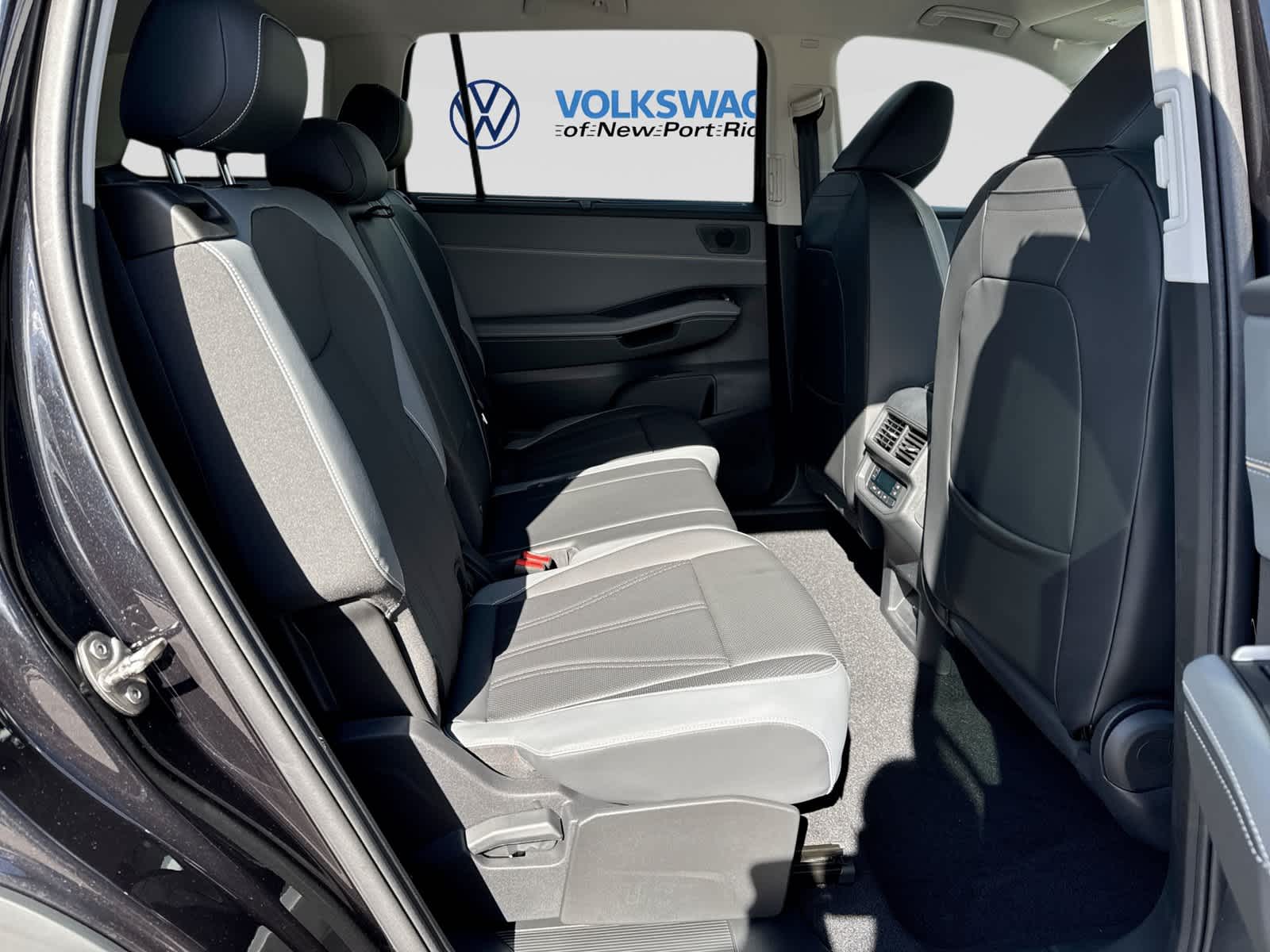 2027 Volkswagen Atlas 2.0T SE