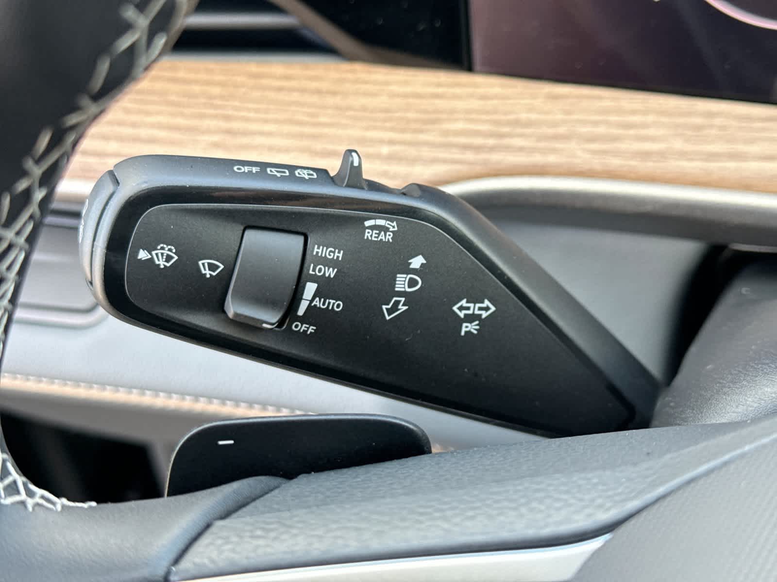 2027 Volkswagen Atlas 2.0T SE