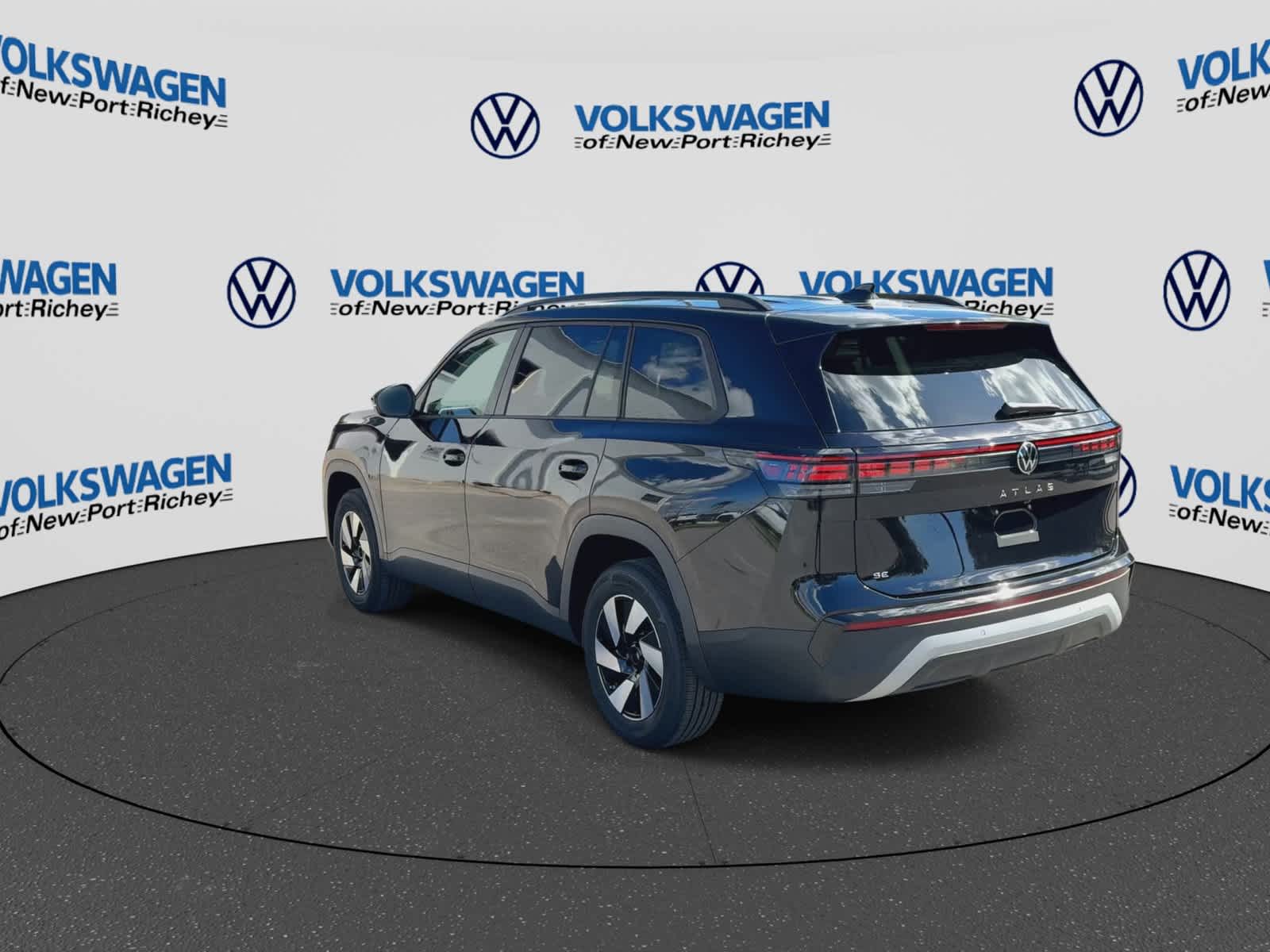 2027 Volkswagen Atlas 2.0T SE