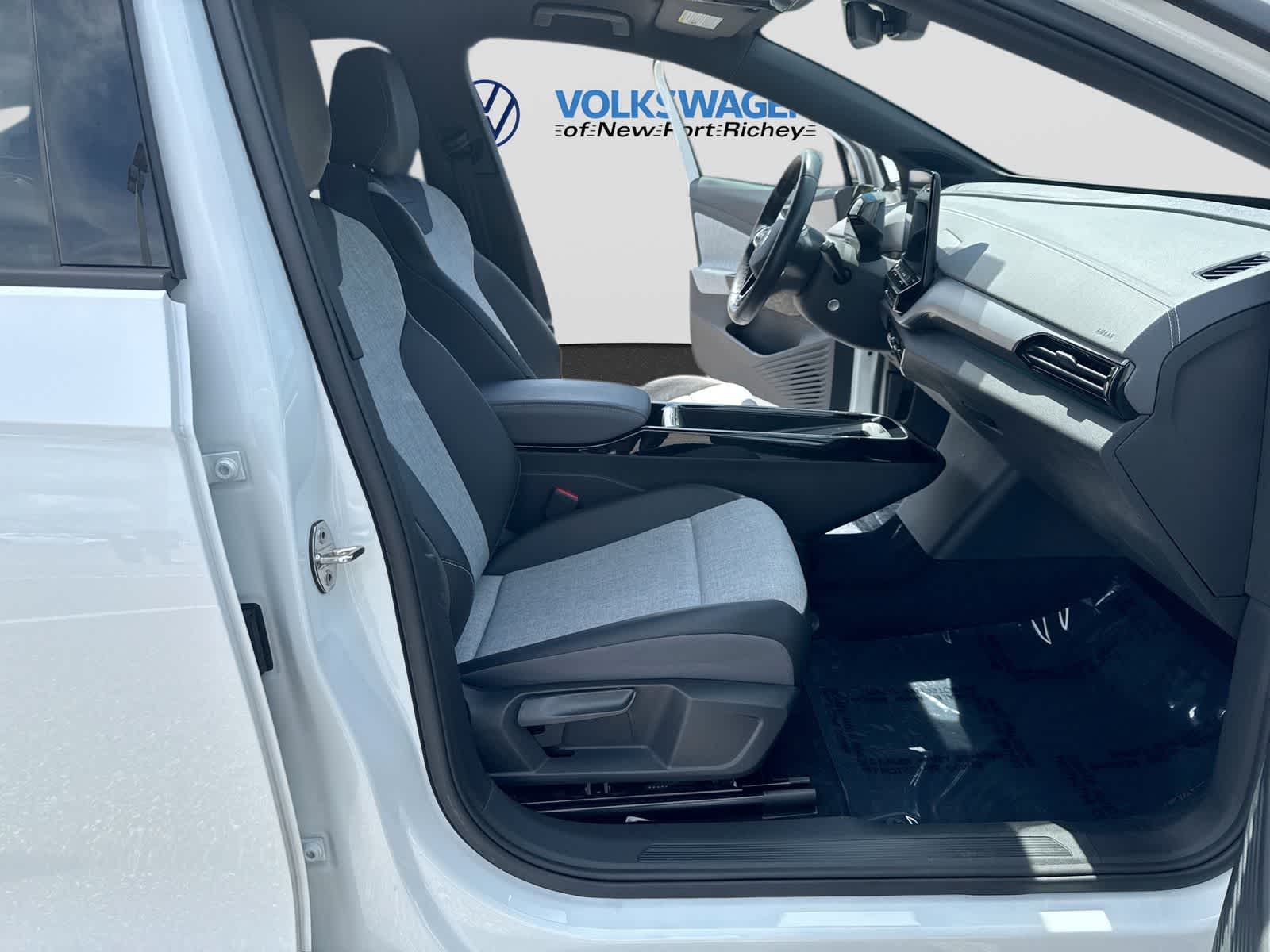 2023 Volkswagen ID.4 Pro