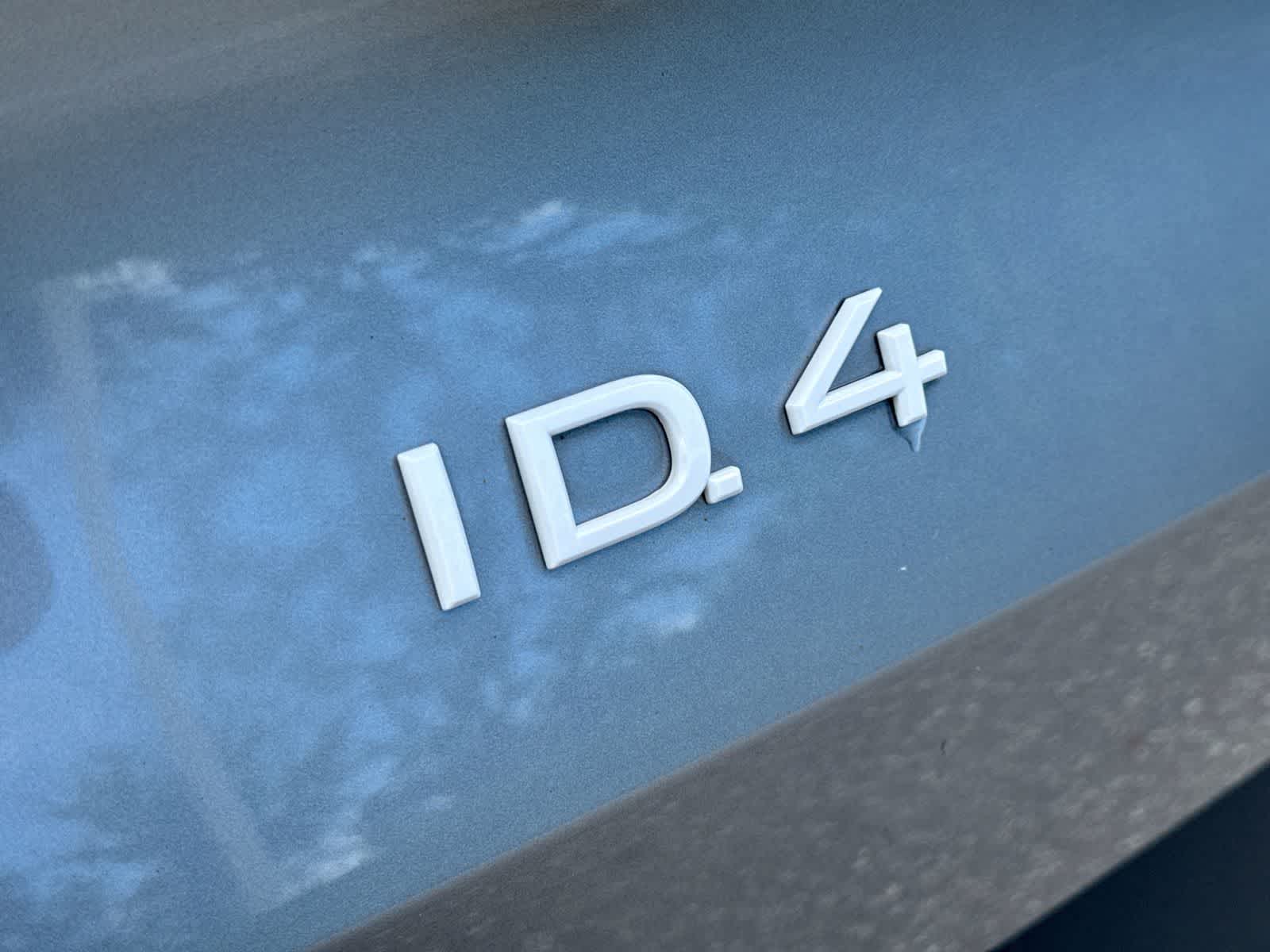 2023 Volkswagen ID.4 Pro